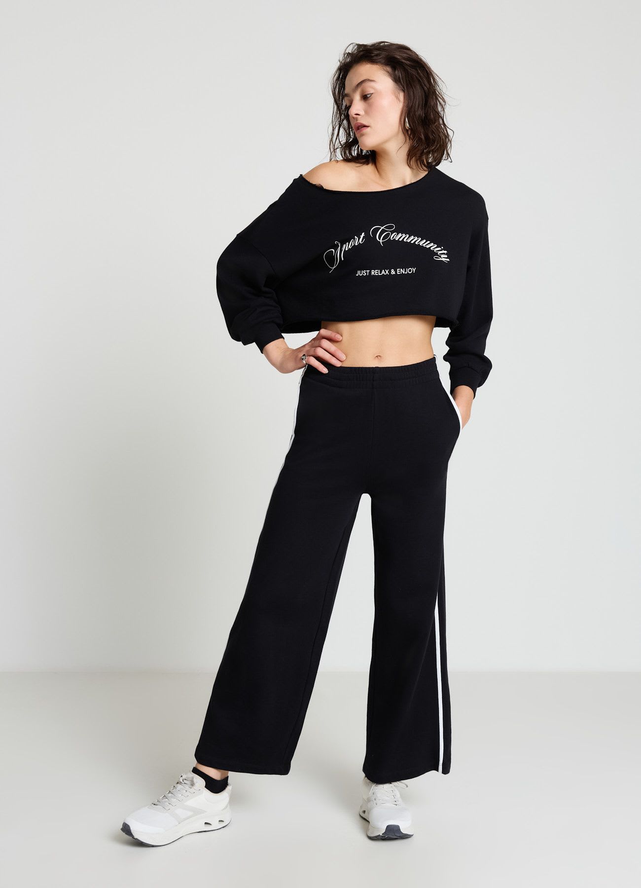 Felpa crop con scritta