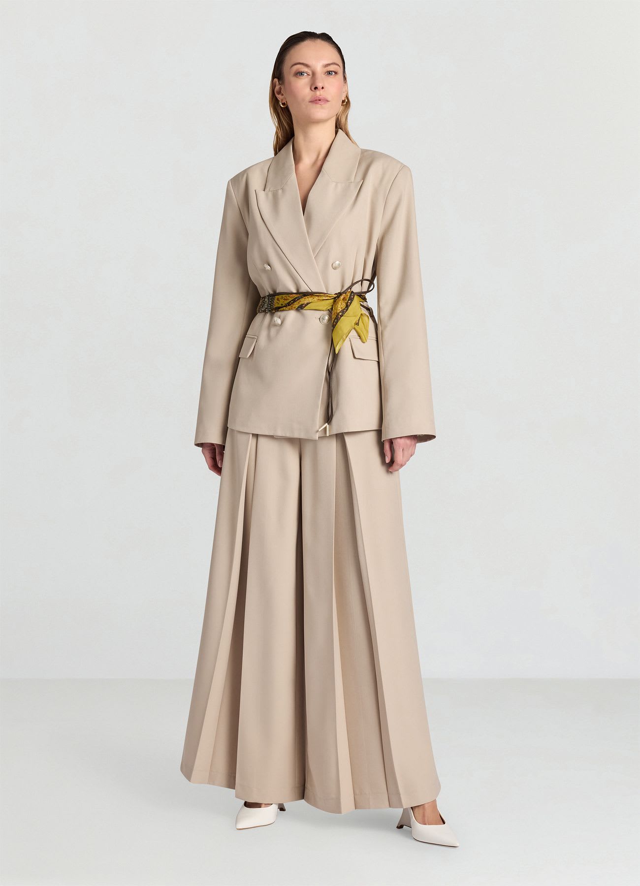 Pantaloni palazzo ampi con pieghe