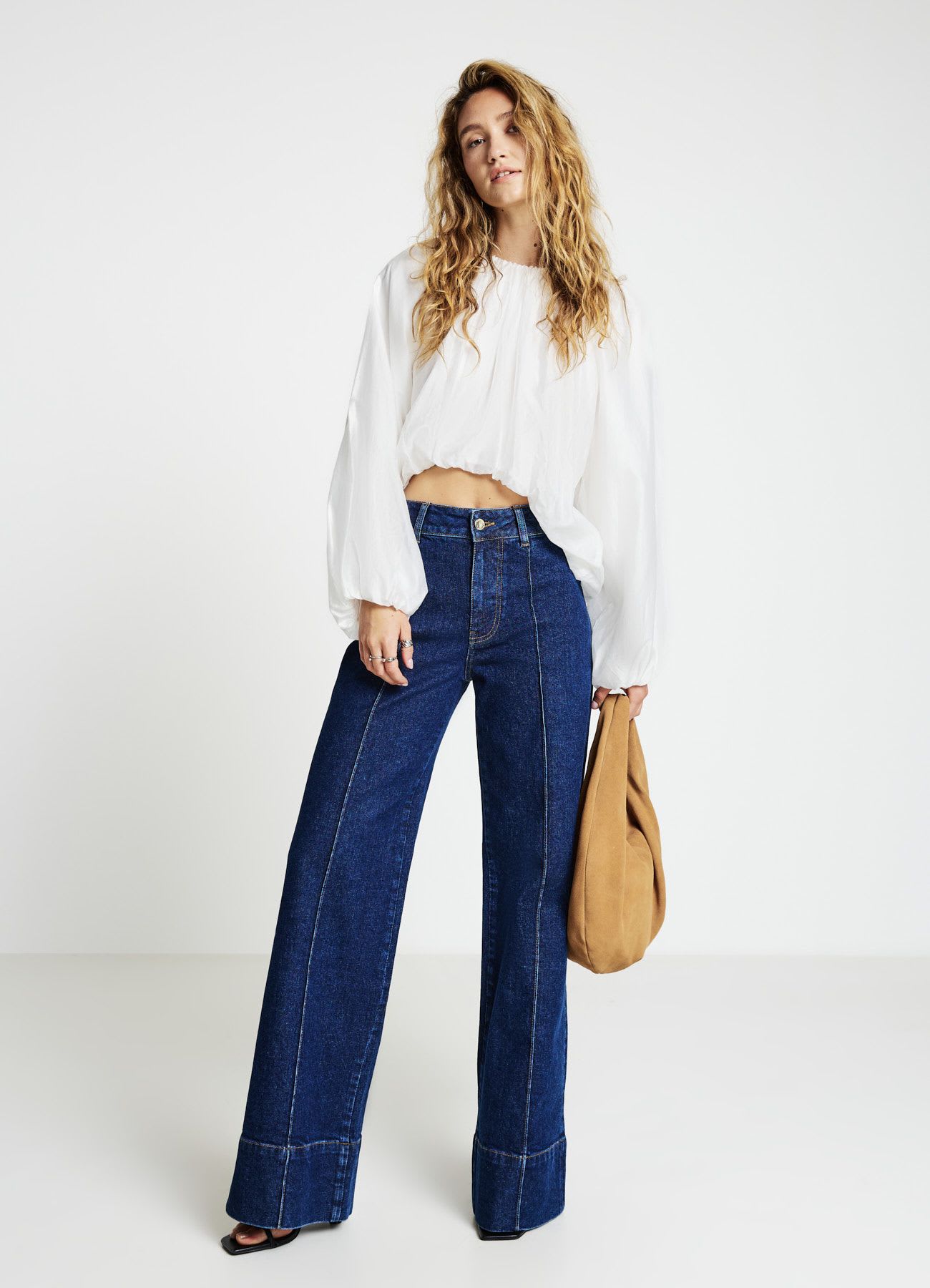 Jeans wide leg con cuciture