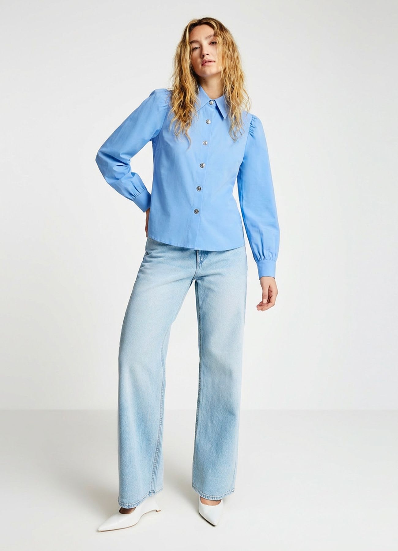 Camicia con bottoni oro