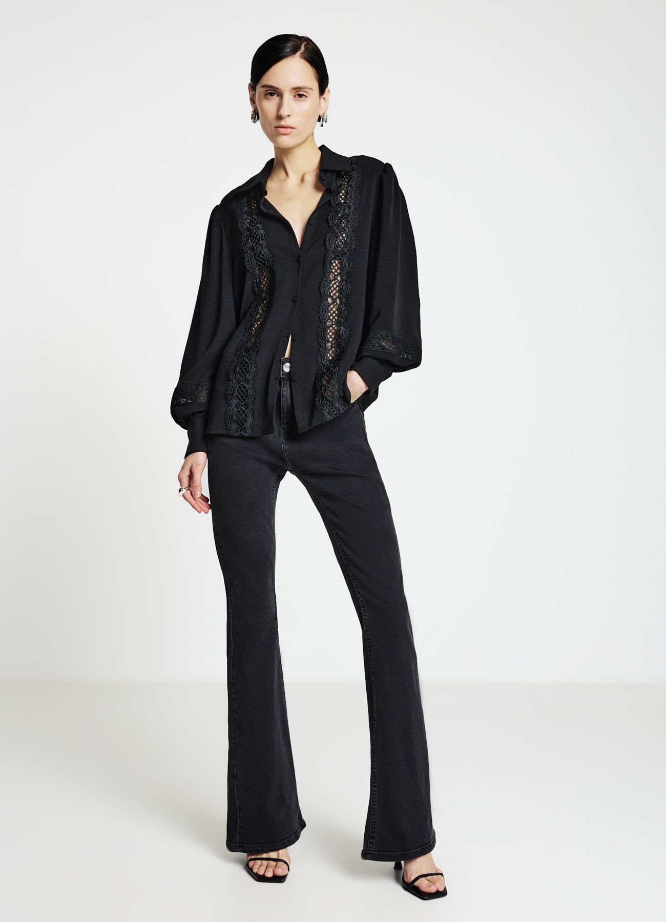 Camicia con inserti macramè