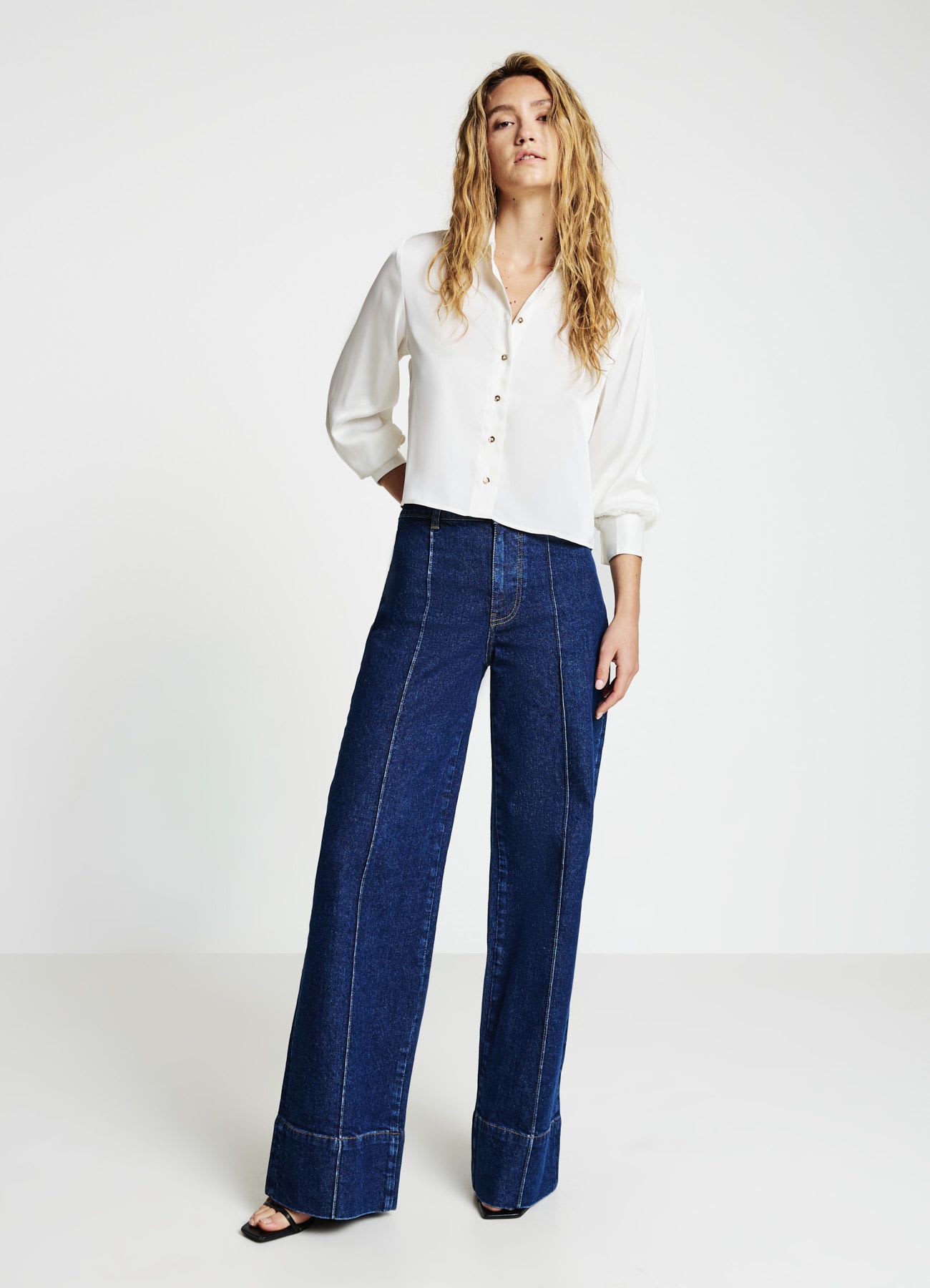 Camicia crop simil satin maniche a palloncino
