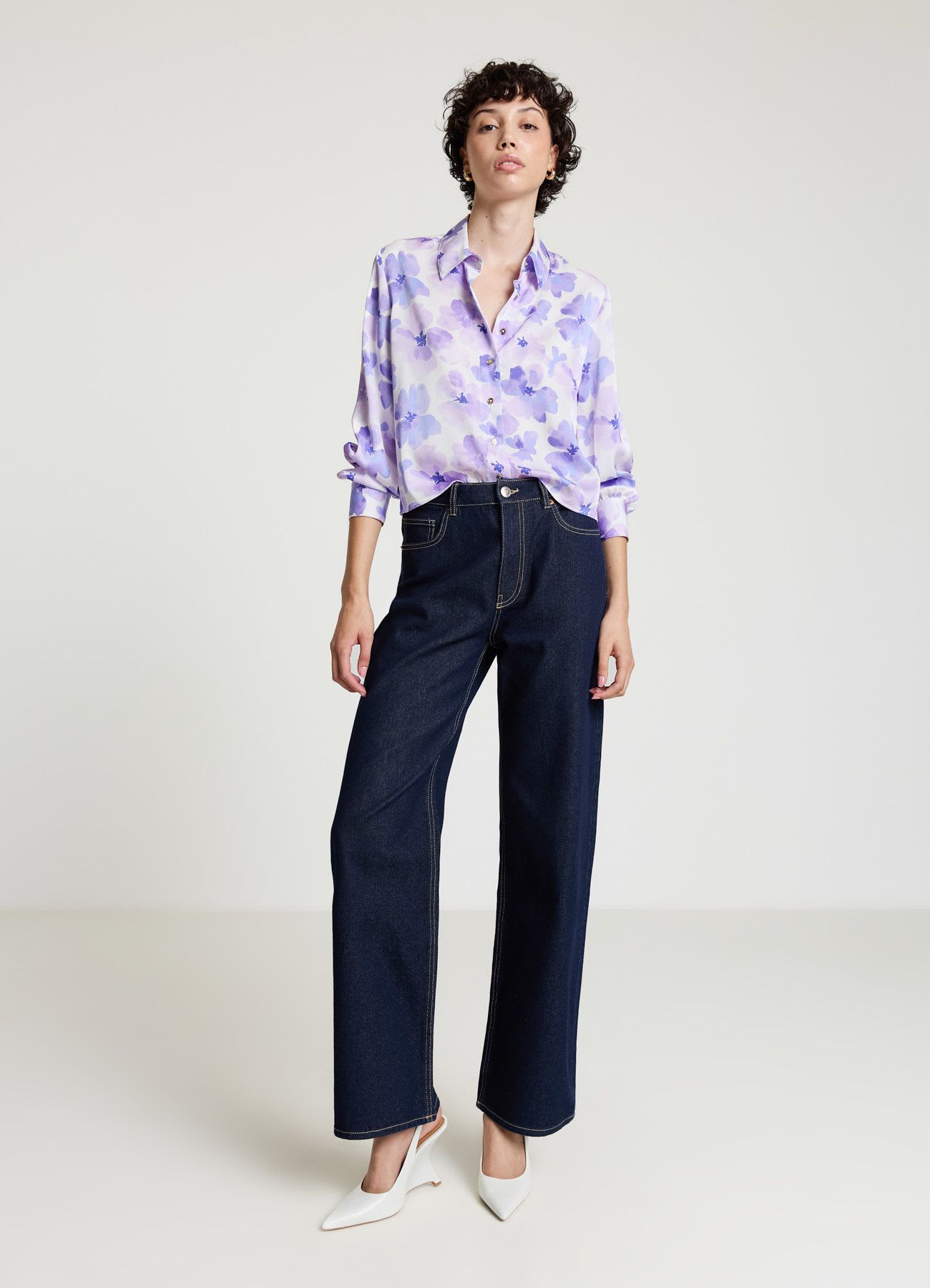 Camicia similsatin con stampa e maniche palloncino