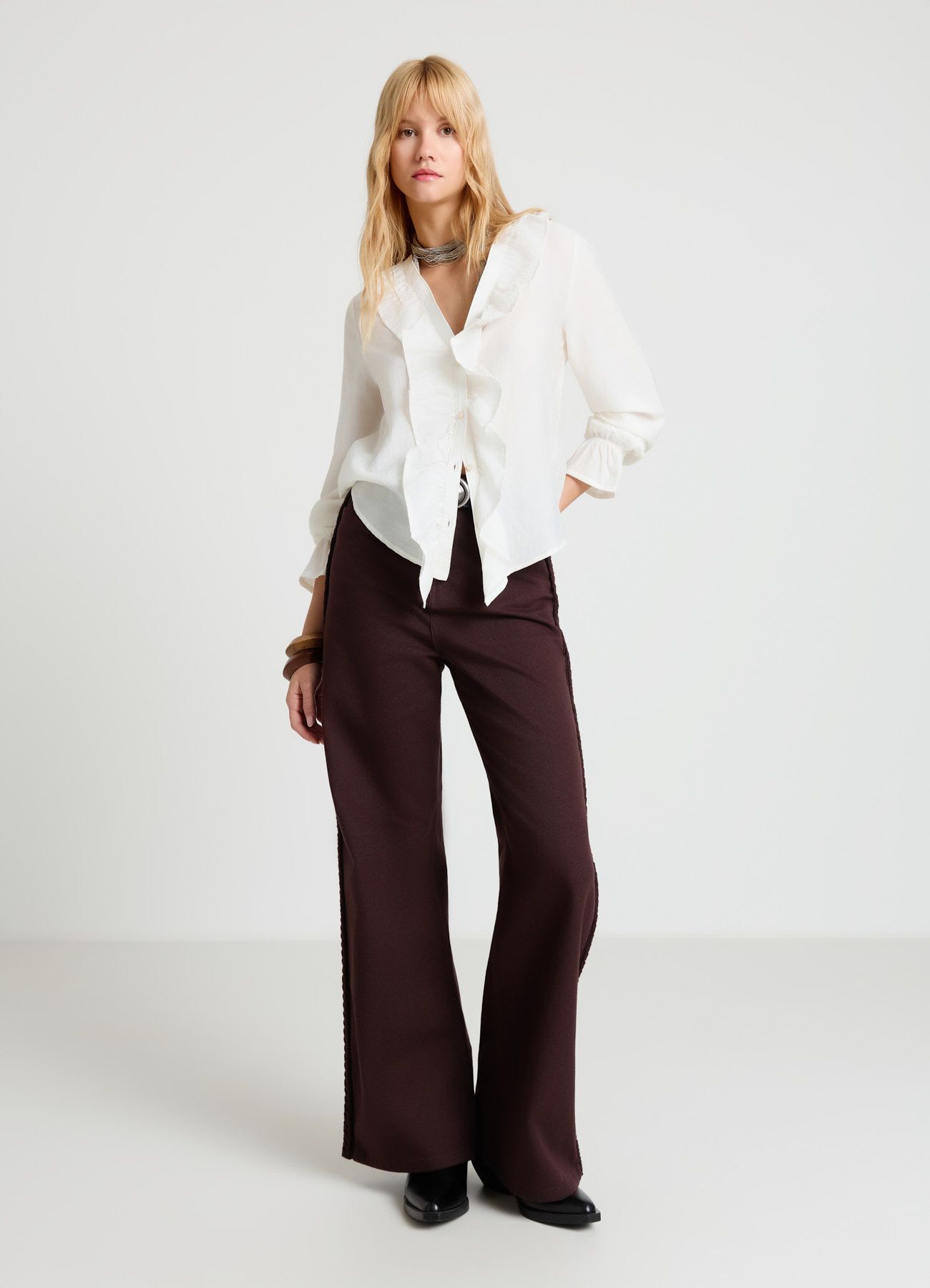 Camicia con volant e bottoni