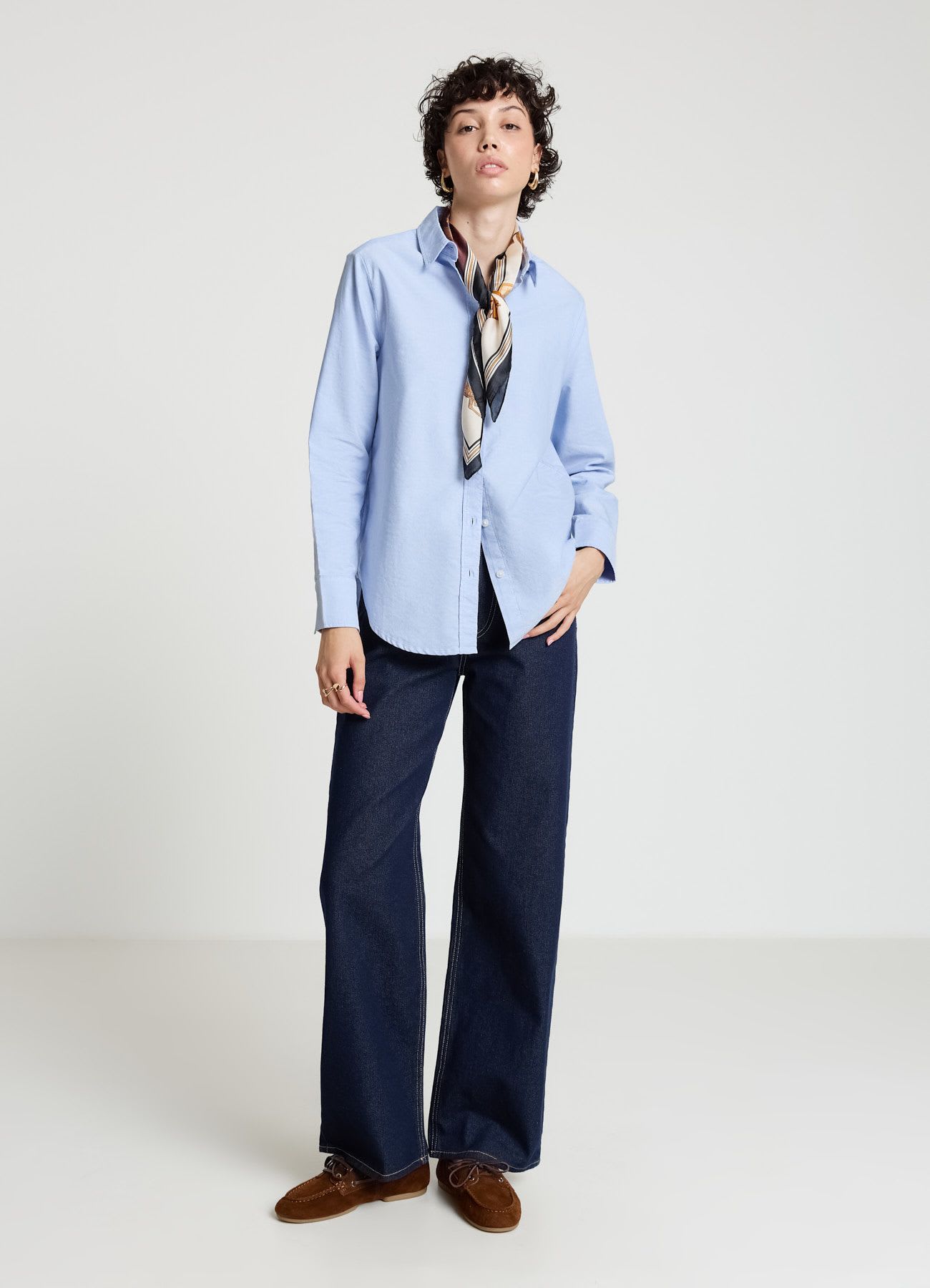 Camicia a tinta unita con colletto classico