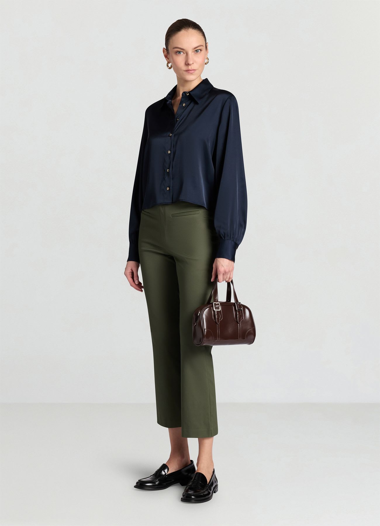 Pantaloni cropped flare tinta unita