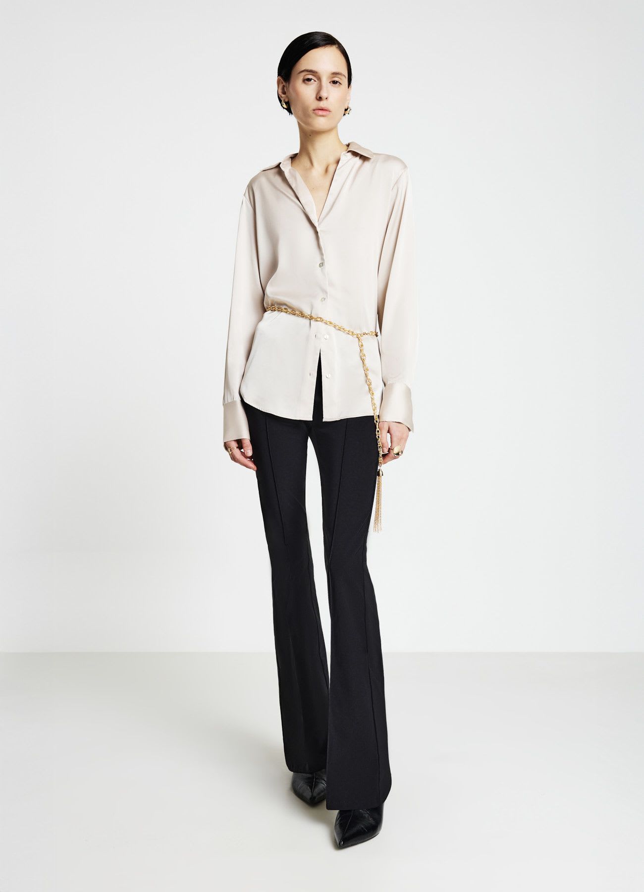 Camicia scollo a V similsatin