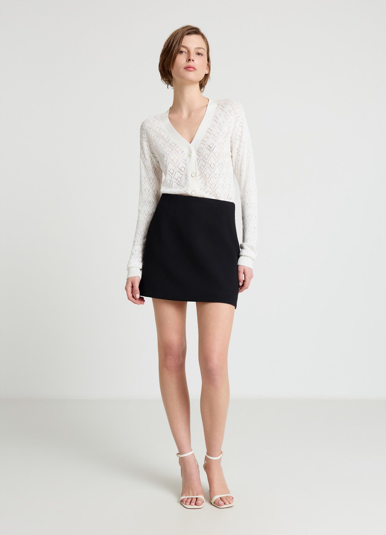 Cardigan con scollo a V e bottoni