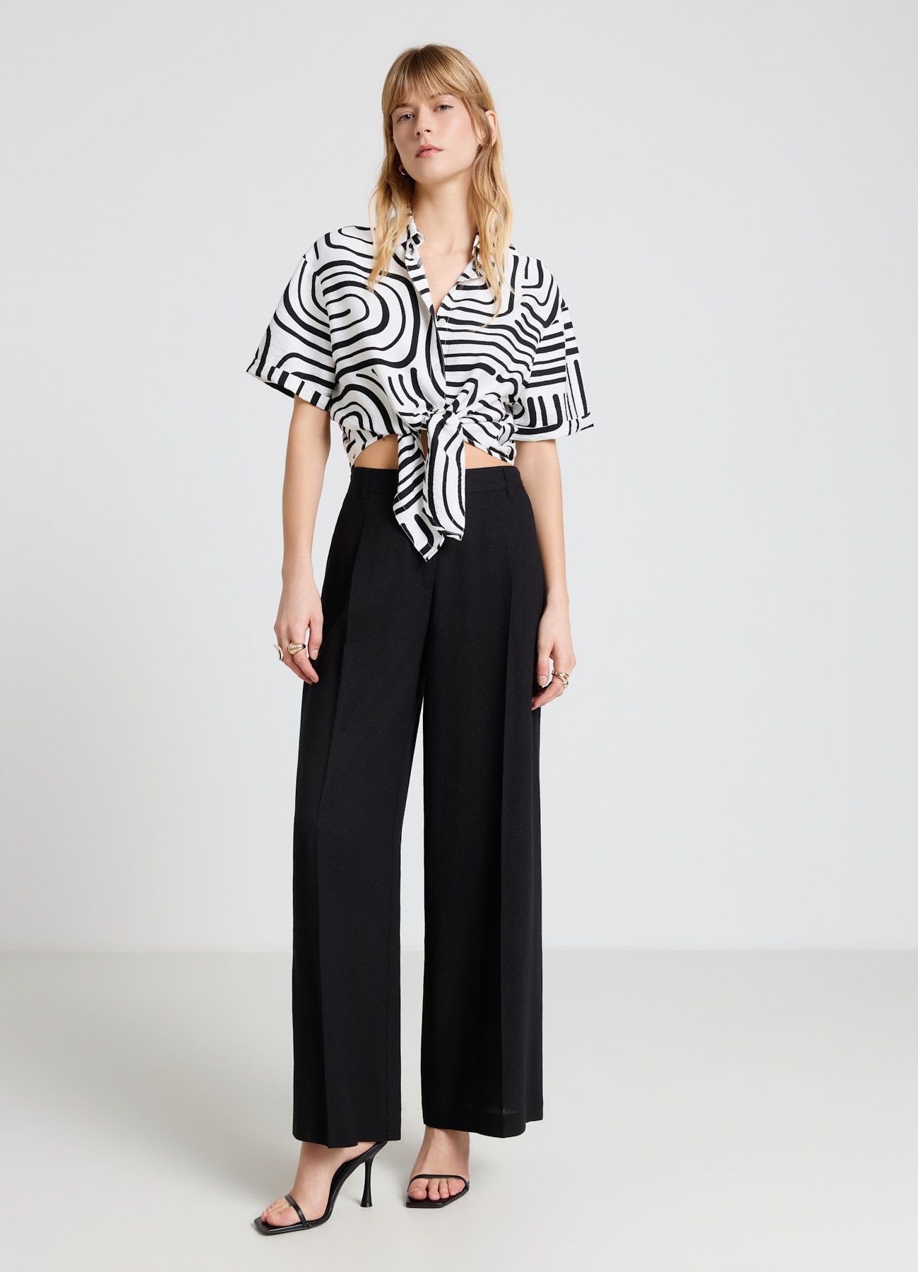 Pantaloni palazzo a vita elasticizzata