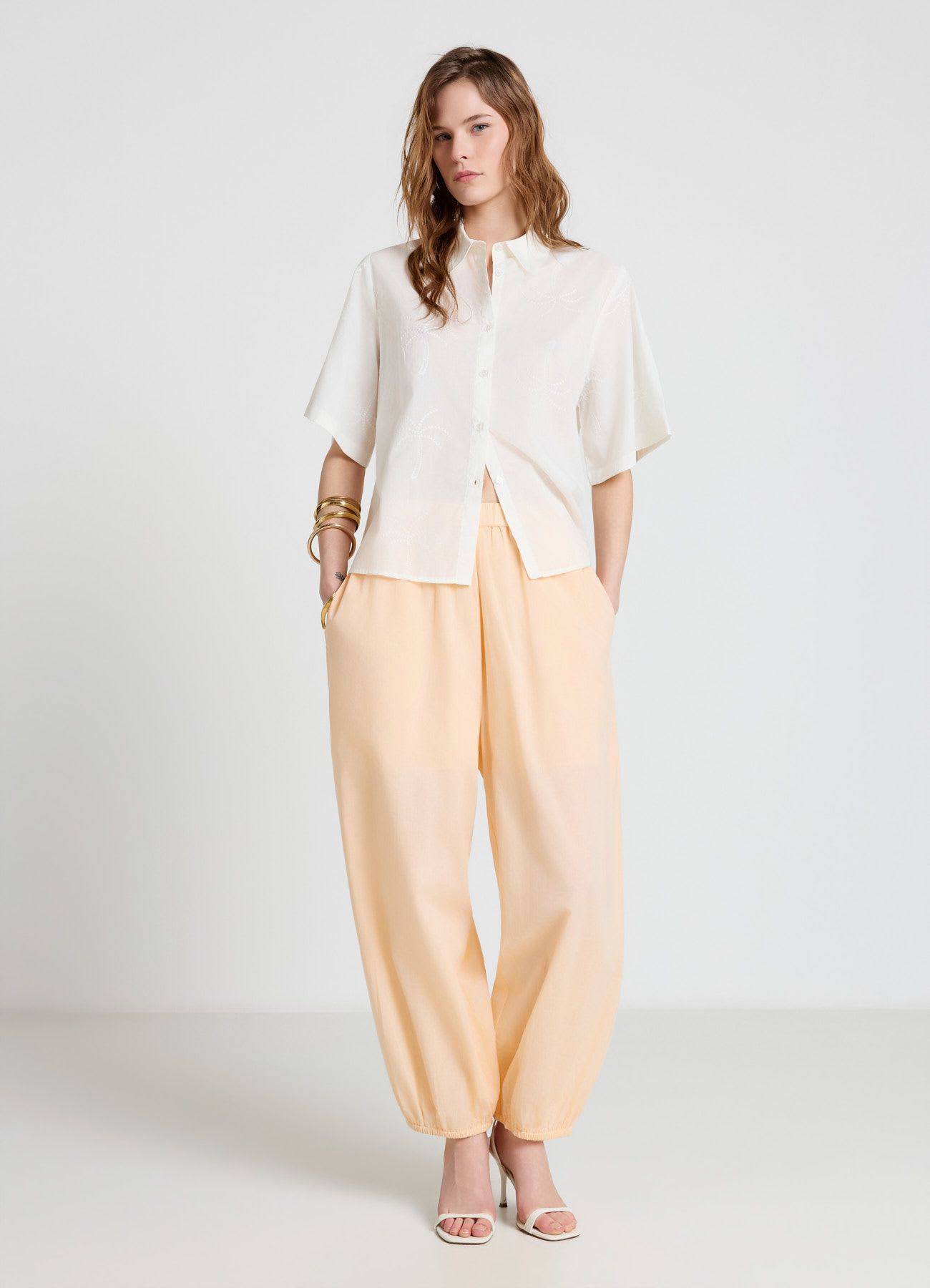 Camicia con ricamo palme