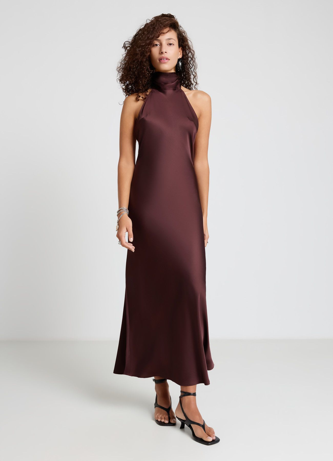Vestito lungo all'americana con fiocco