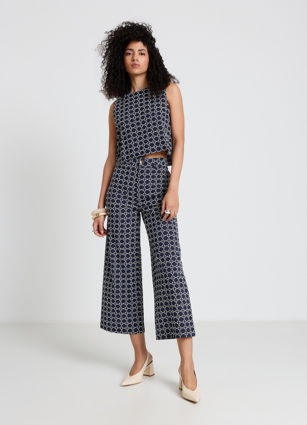 Pantaloni culotte con ricamo