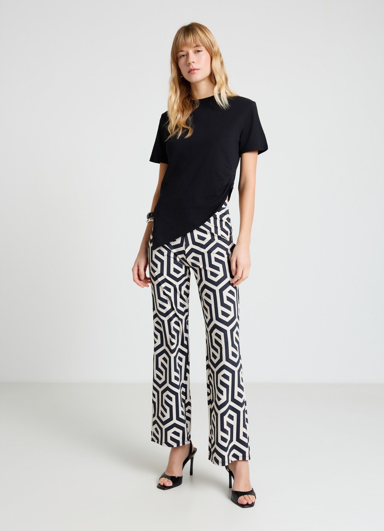 Pantaloni palazzo a fantasia geometrica