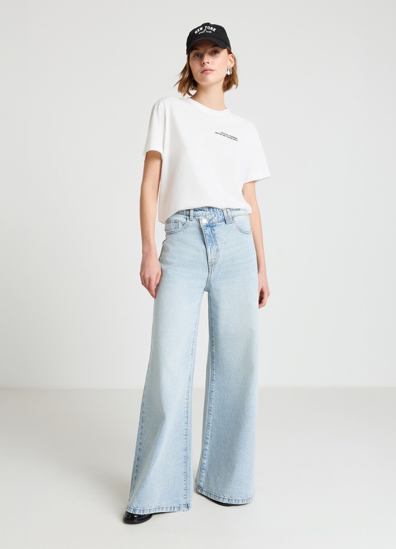 T-shirt con scritta stampata