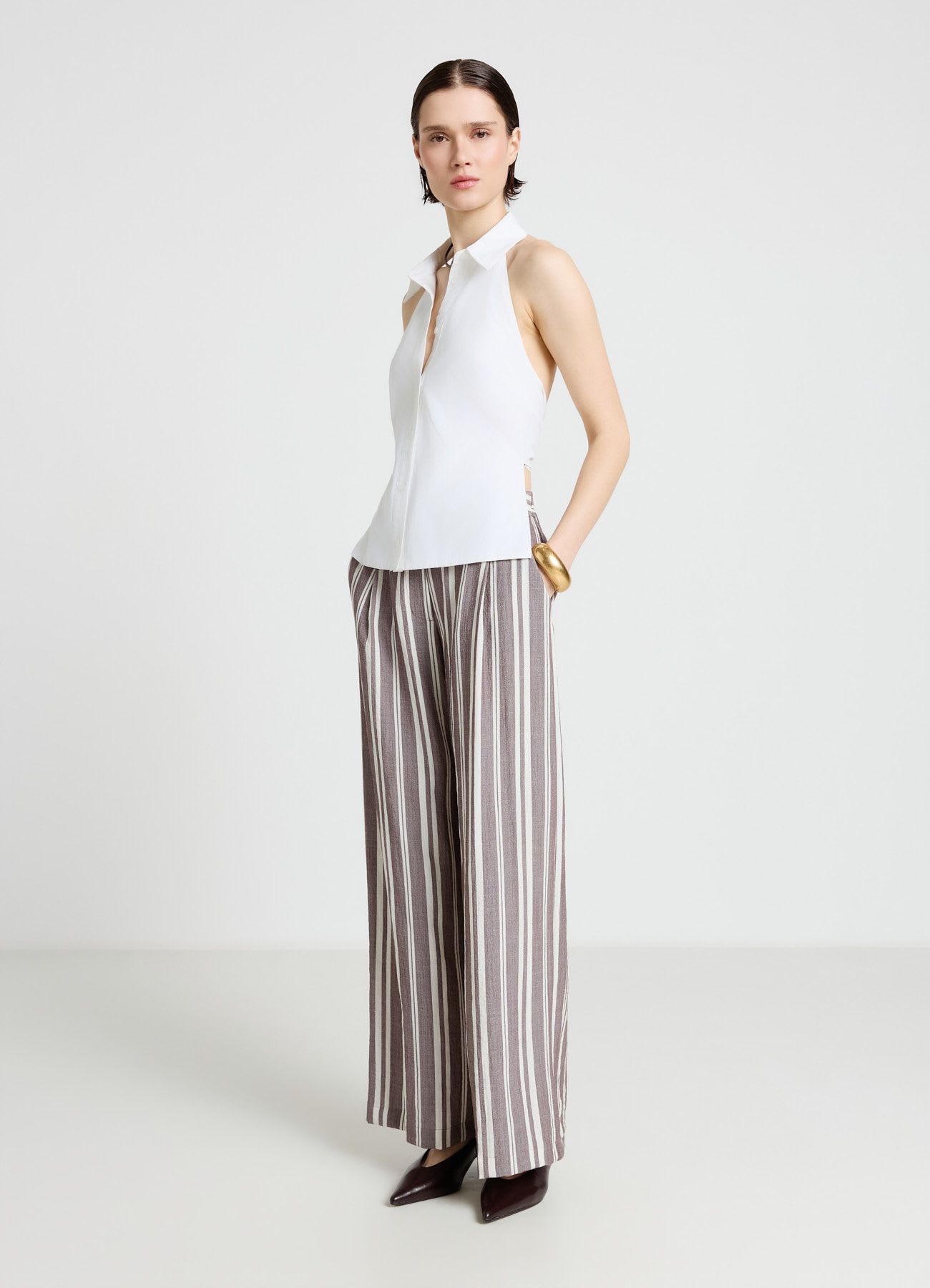 Top halter con colletto e nodo