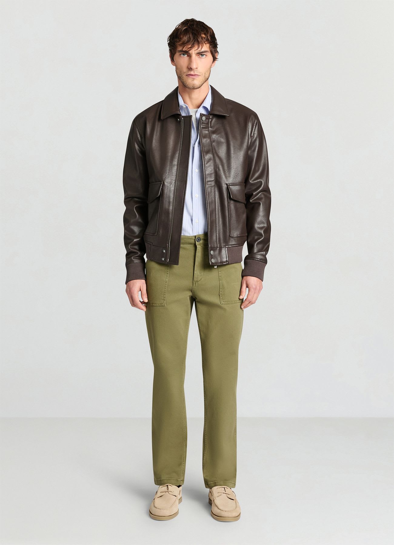 Pantaloni con tasche applicate