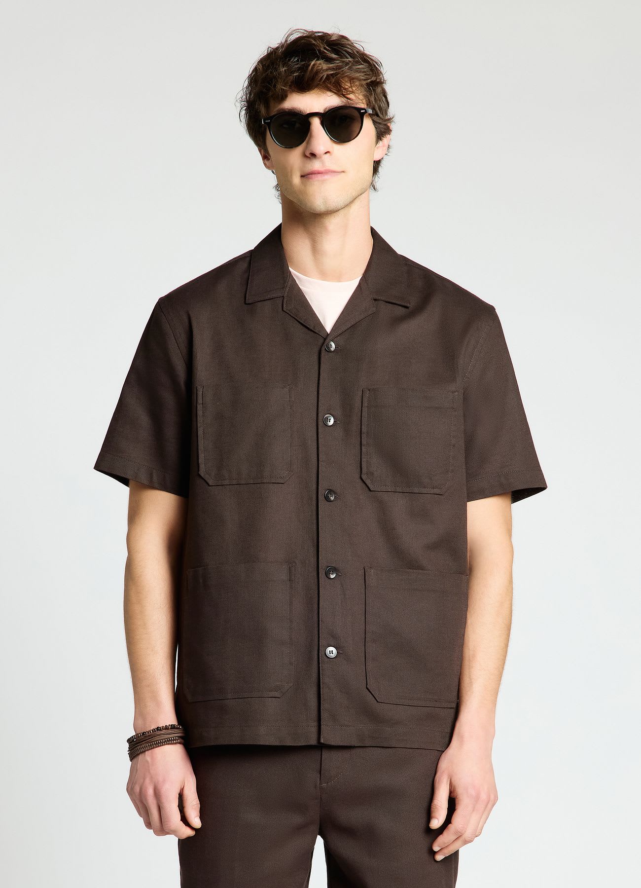 Camicia con tasche applicate