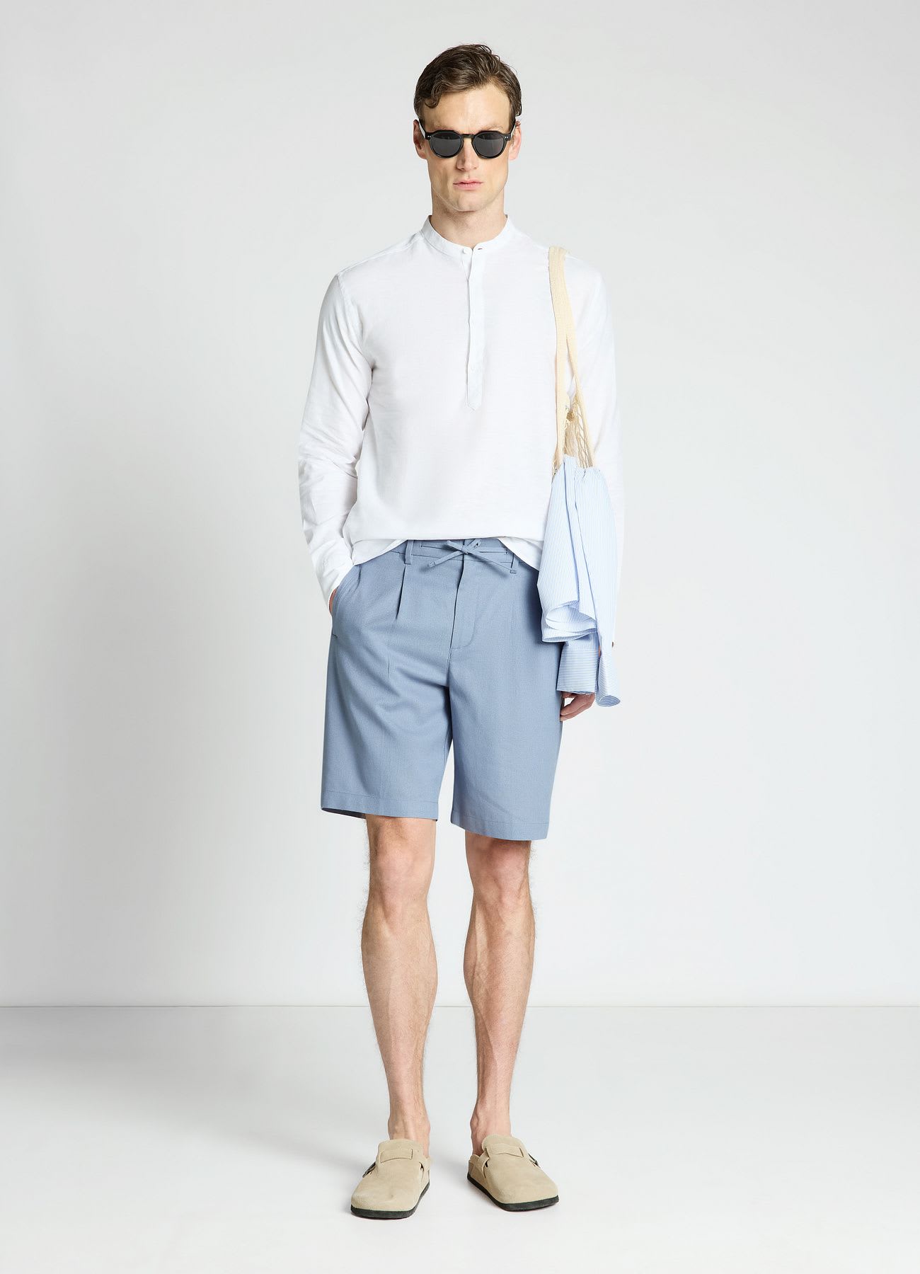 Camicia coreana con mezza abbottonatura