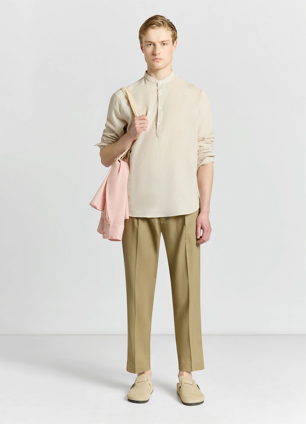 Camicia coreana con mezza abbottonatura
