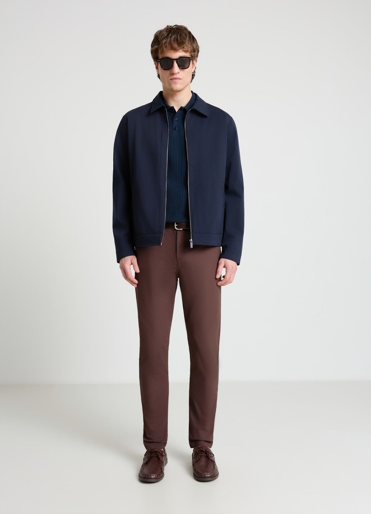 Pantaloni chino con elastico in vita