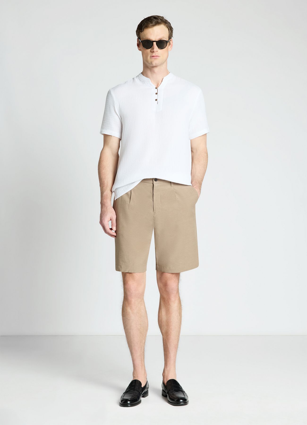 Camicia con collo alla coreana e bottoni