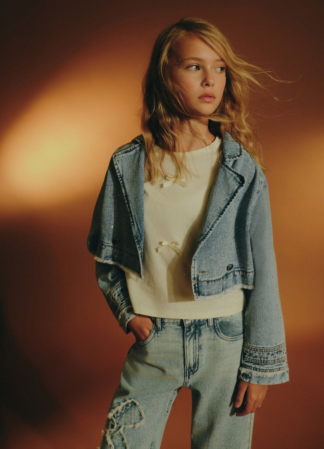 Trench corto in denim con strass