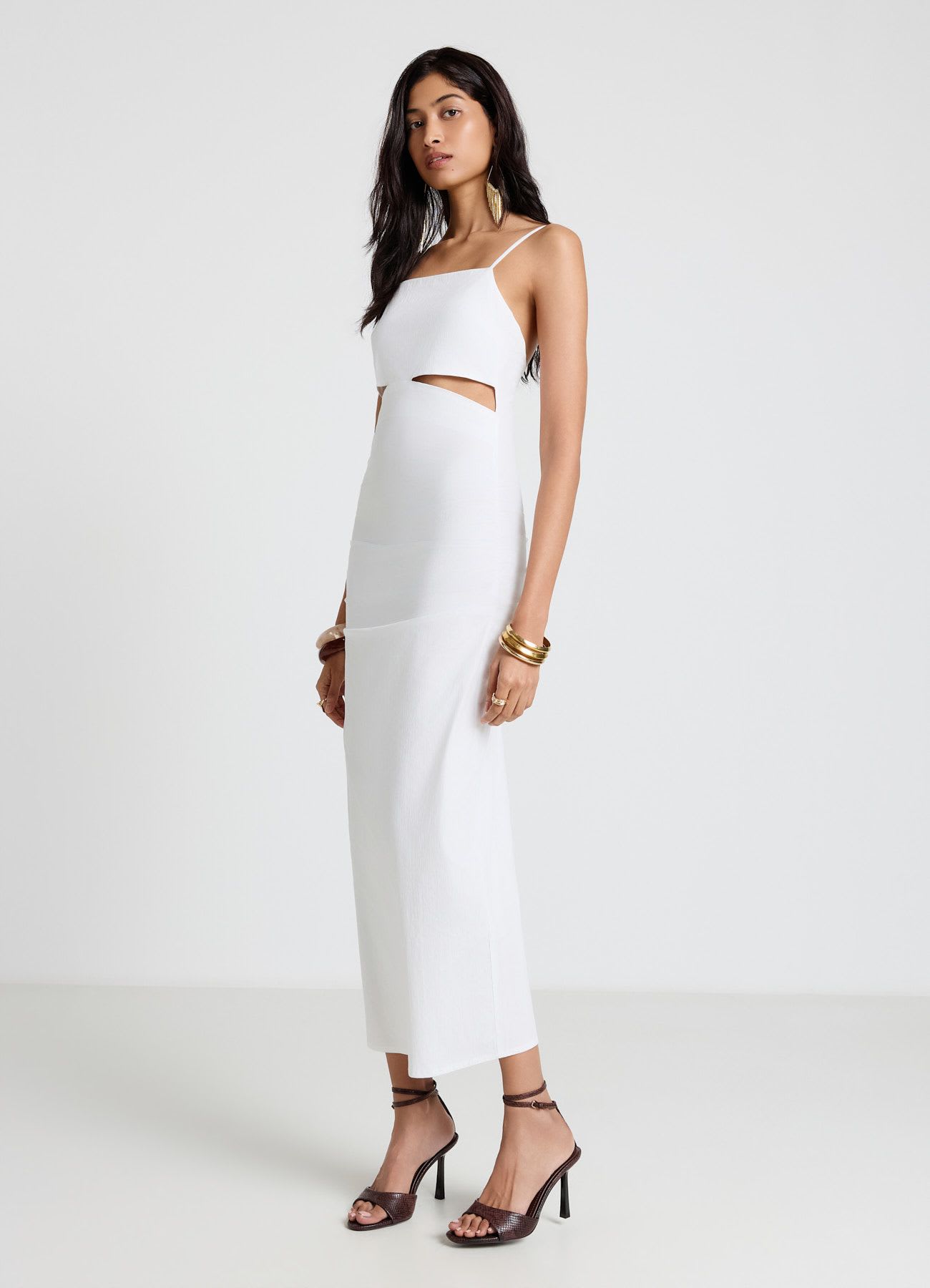 Vestito lungo con cut-out e spacco