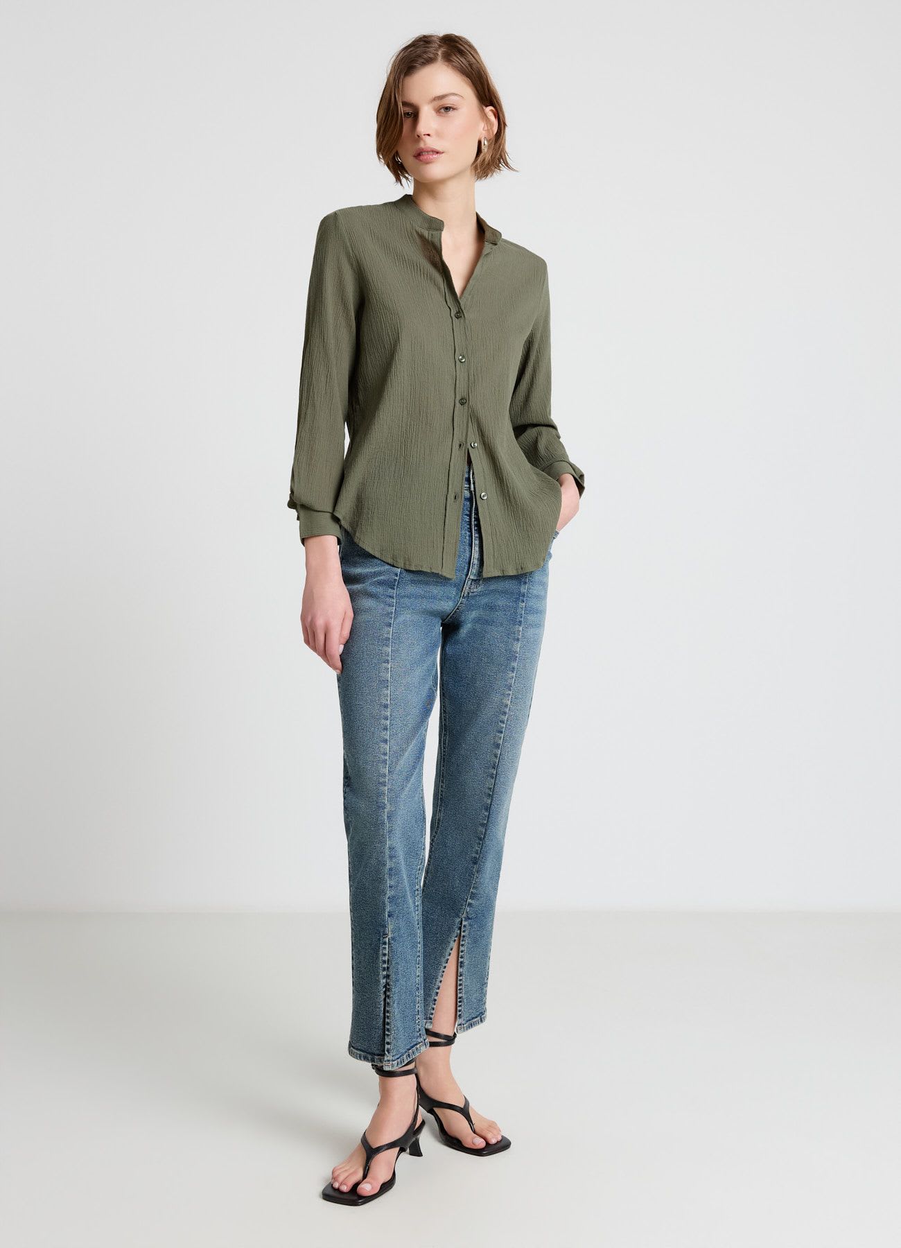 Camicia con collo alla coreana e bottoni