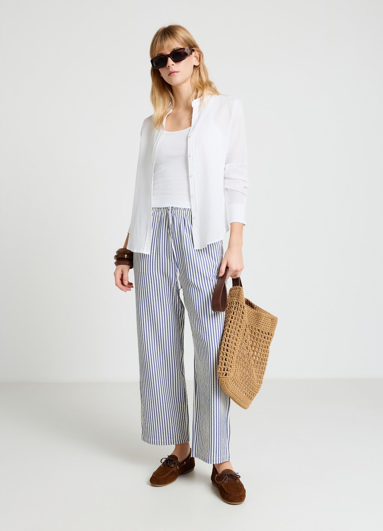 Camicia con collo alla coreana e bottoni