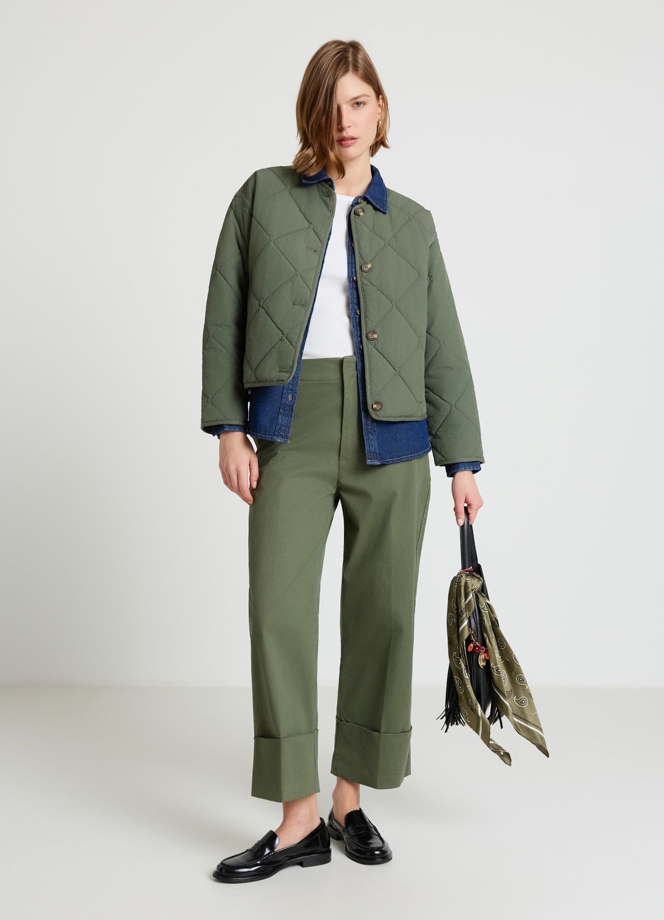 Pantaloni chino con risvolto