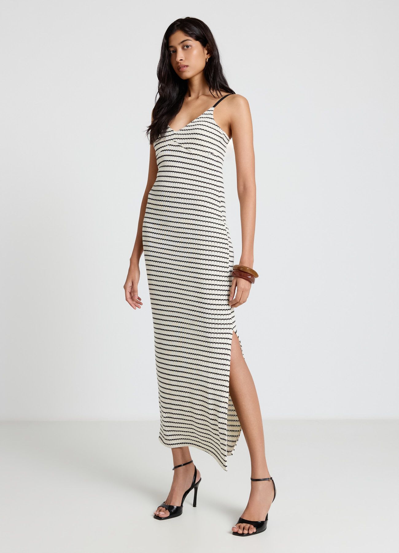 Vestito lungo a righe con spalline sottili