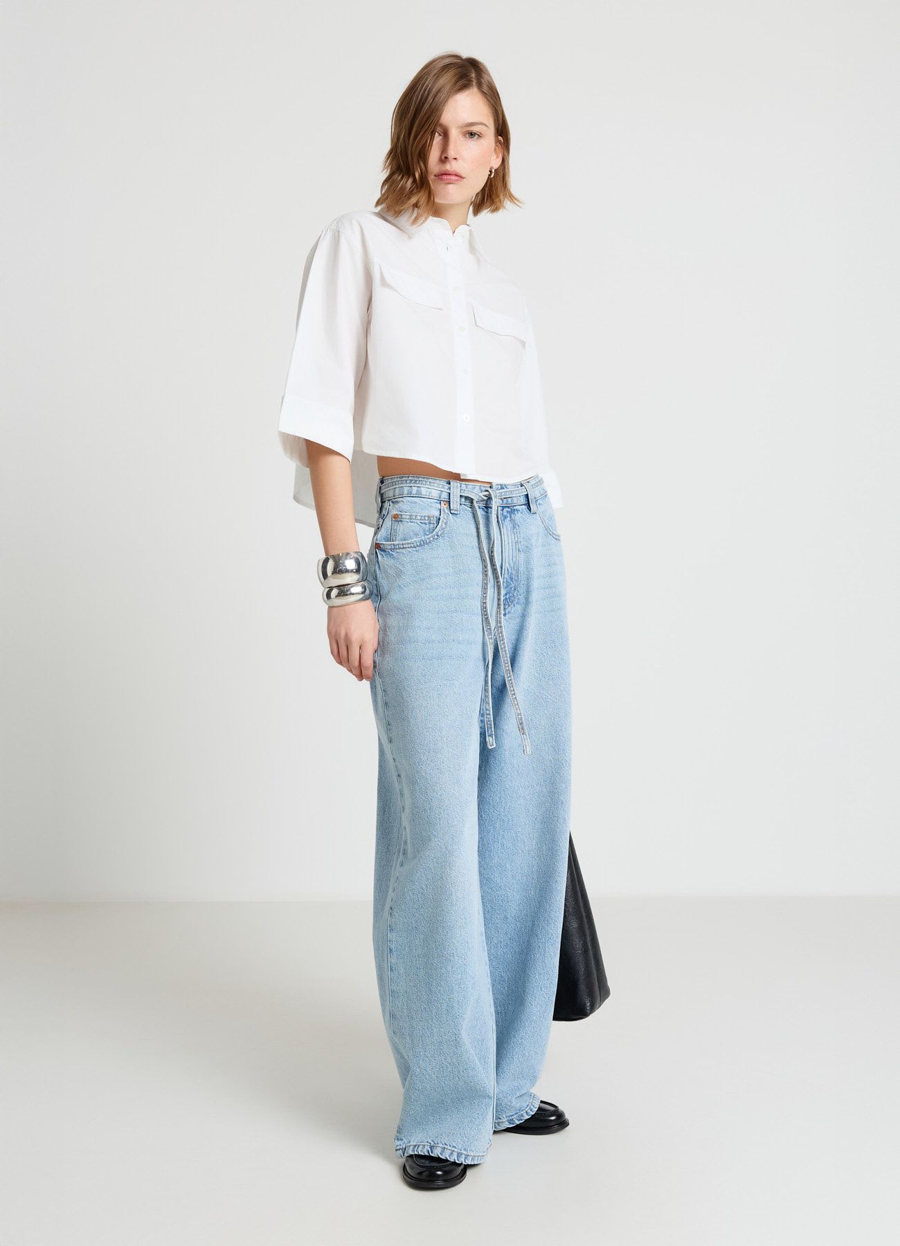 Jeans wide leg con cintura