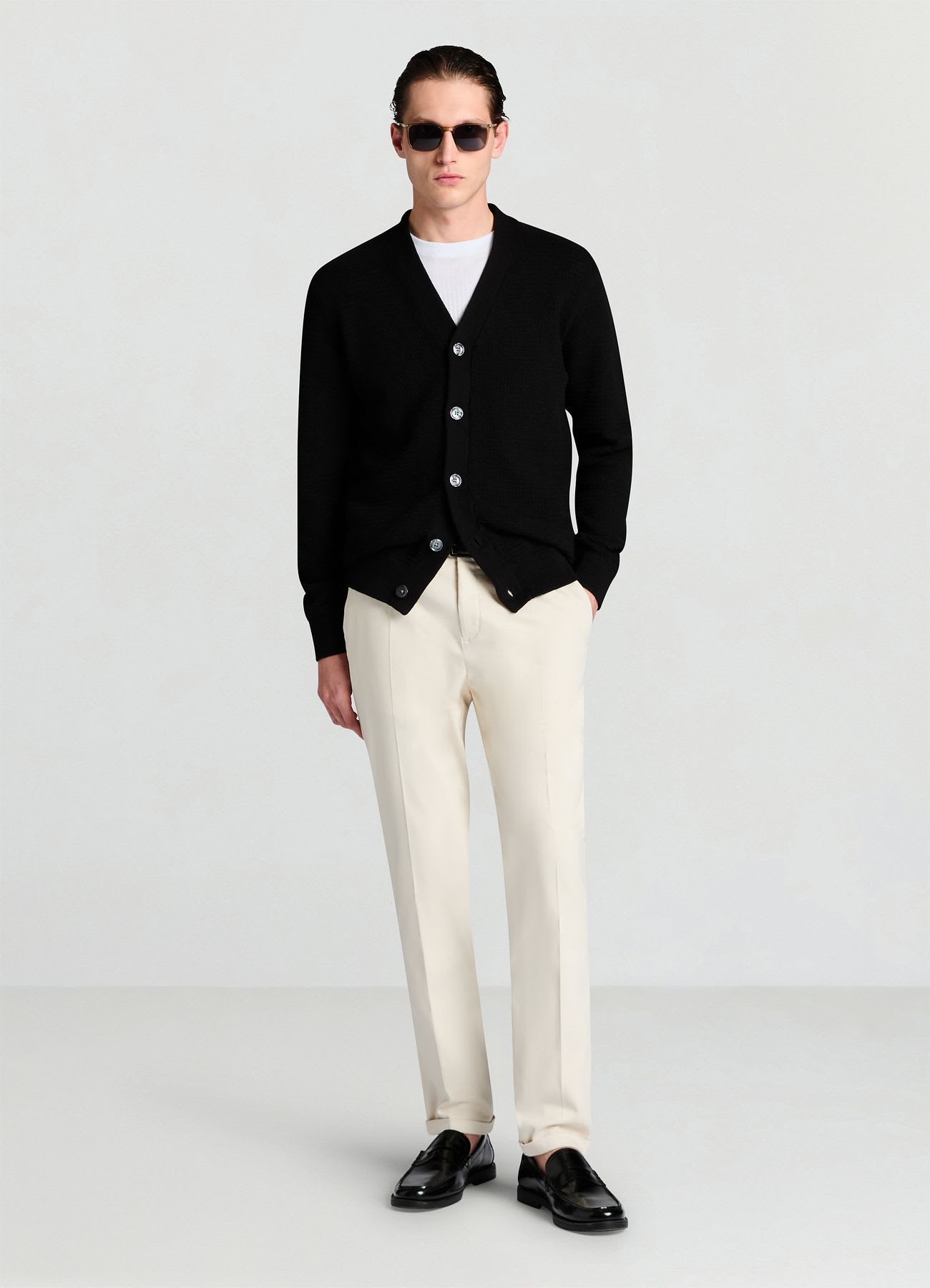 Cardigan con scollo a V e bottoni