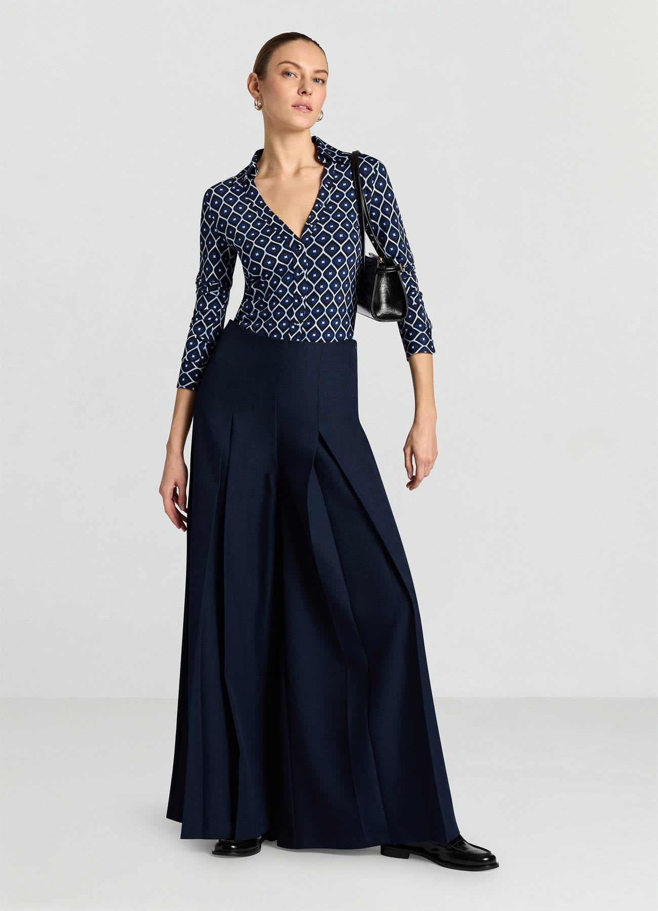Camicia aderente con stampa geometrica