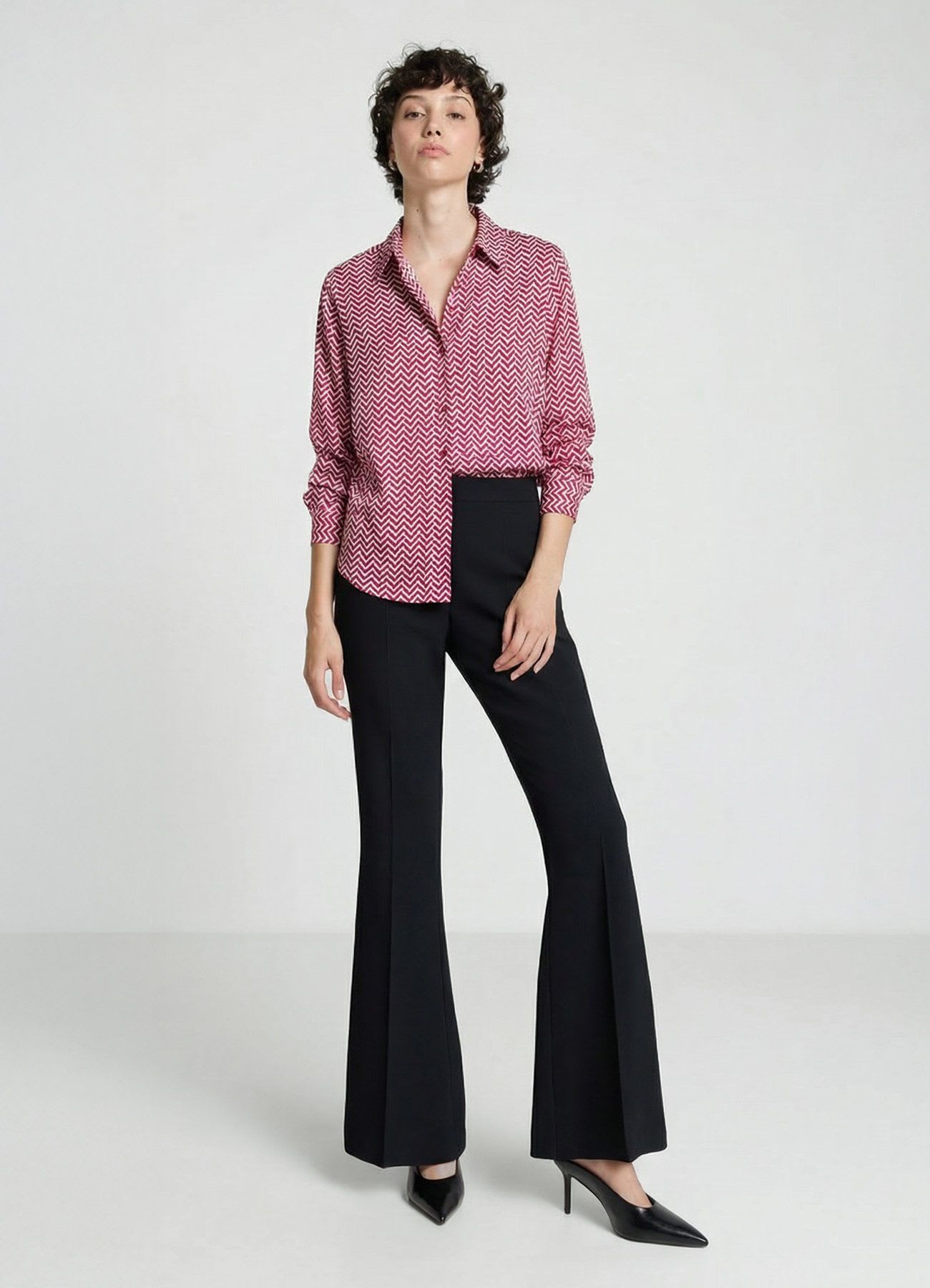 Camicia classica similsatin stampa chevron