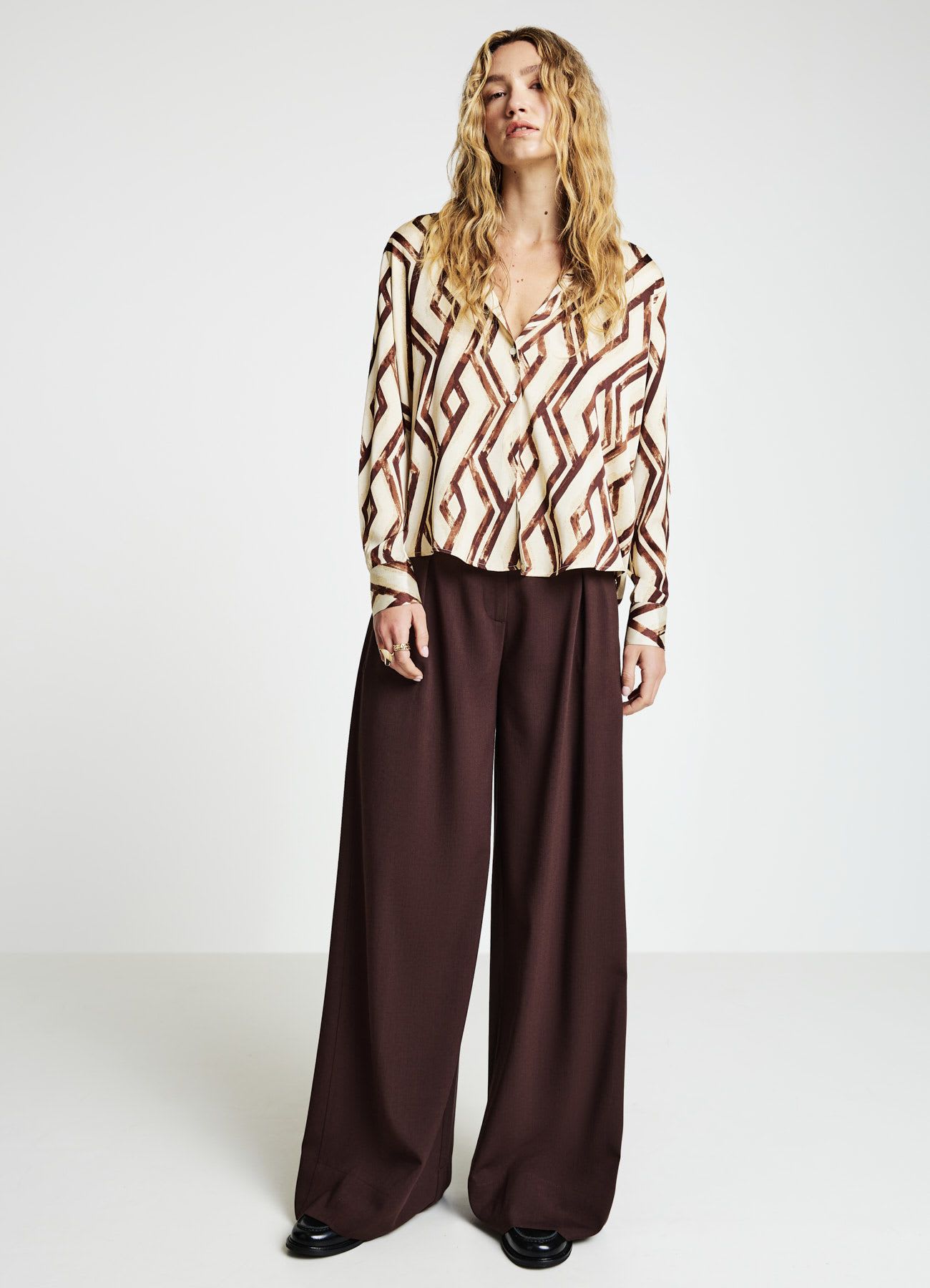 Camicia similsatin stampa geometrica