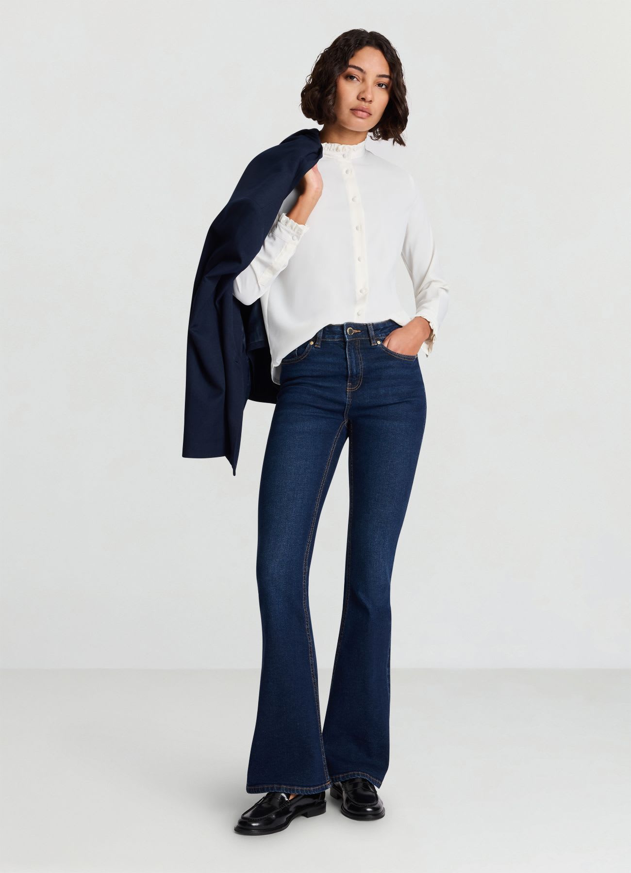 Camicia con colletto coreana e volant