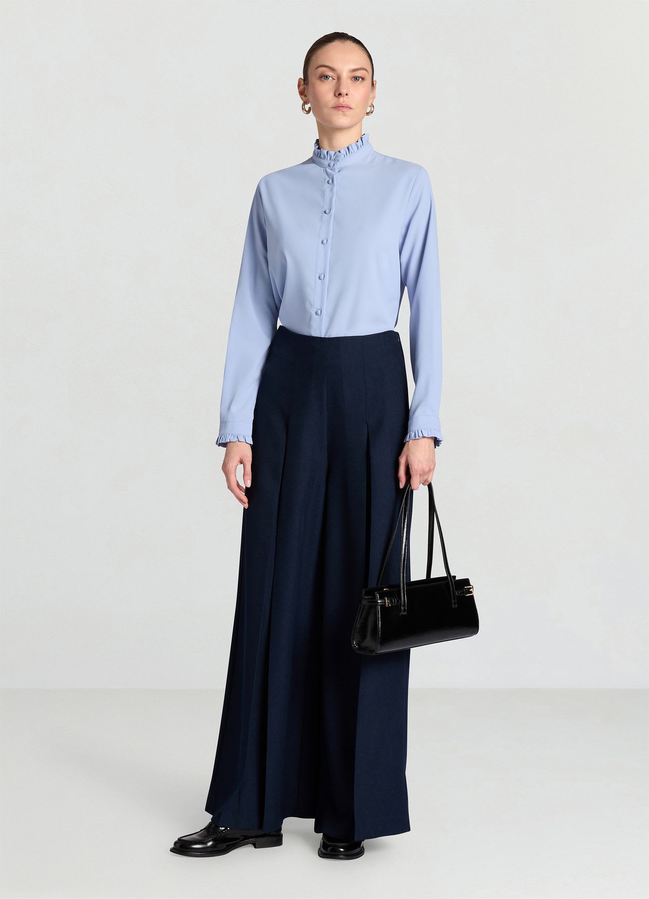 Camicia con colletto coreana e volant