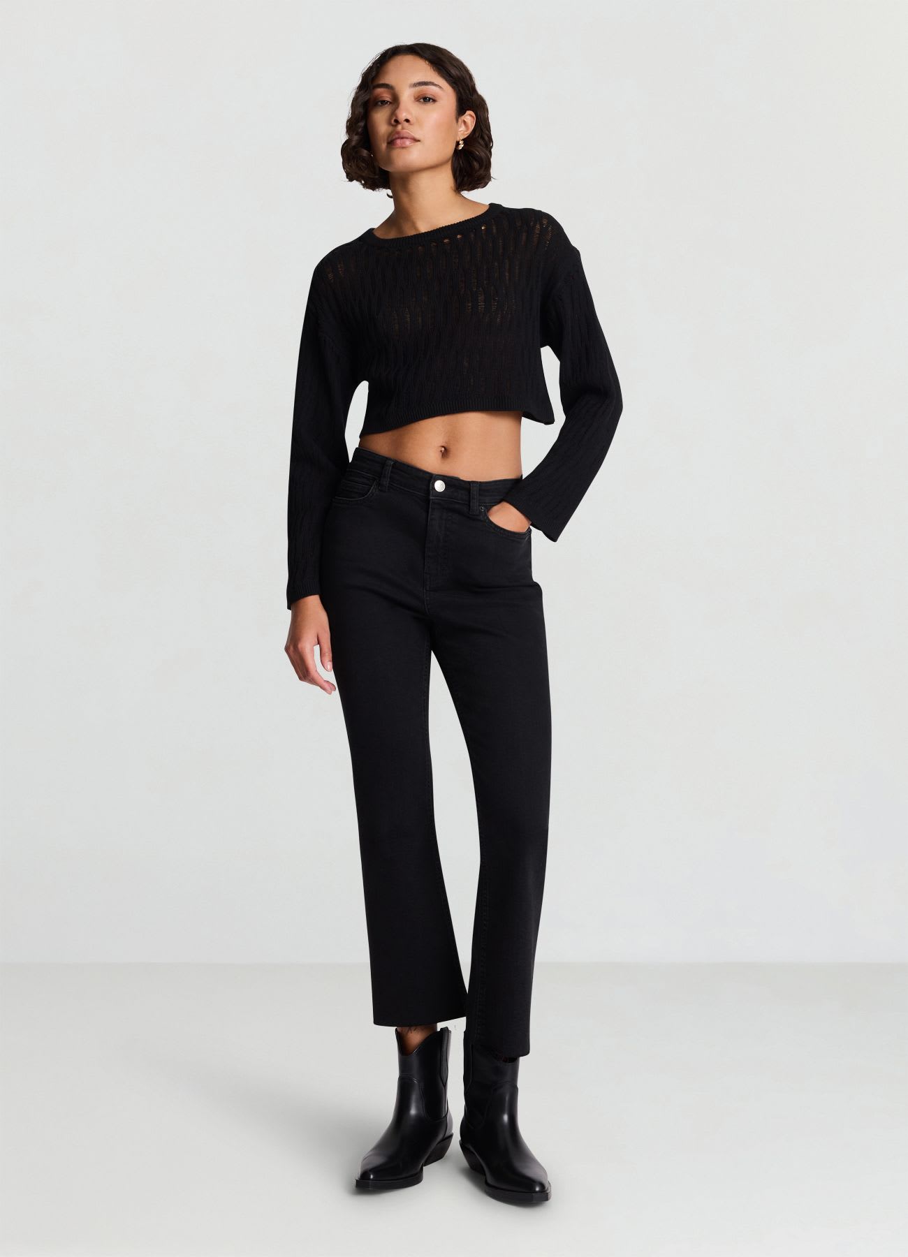 Maglia crop traforata a girocollo