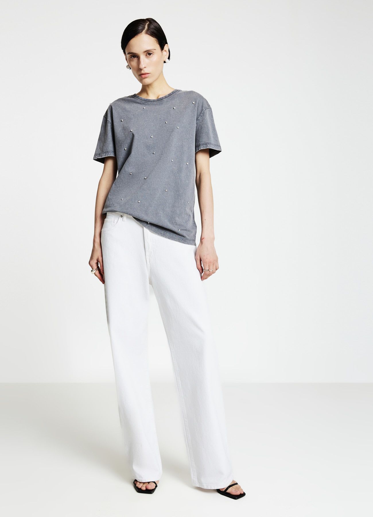 T-shirt effetto slavato con strass