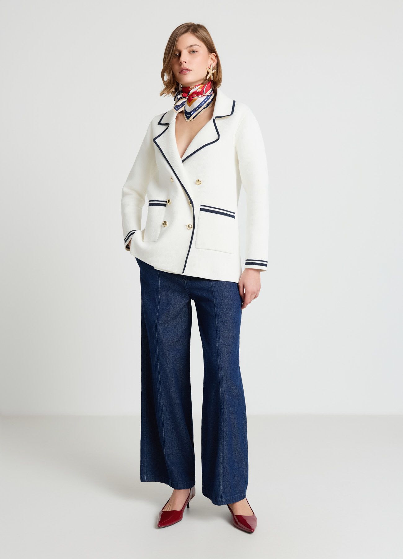 Jeans wide leg con cuciture a vista
