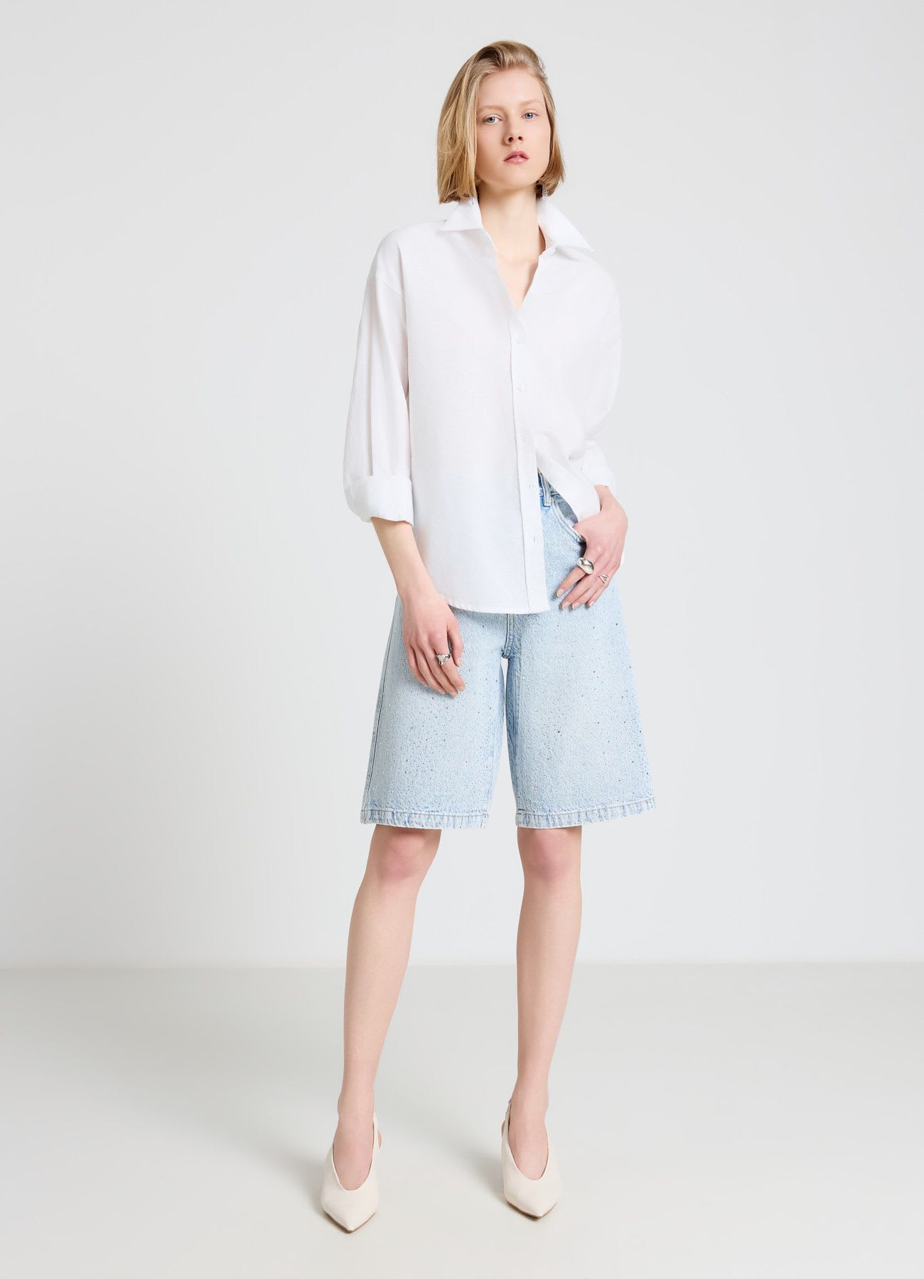 Shorts bermuda in denim con strass