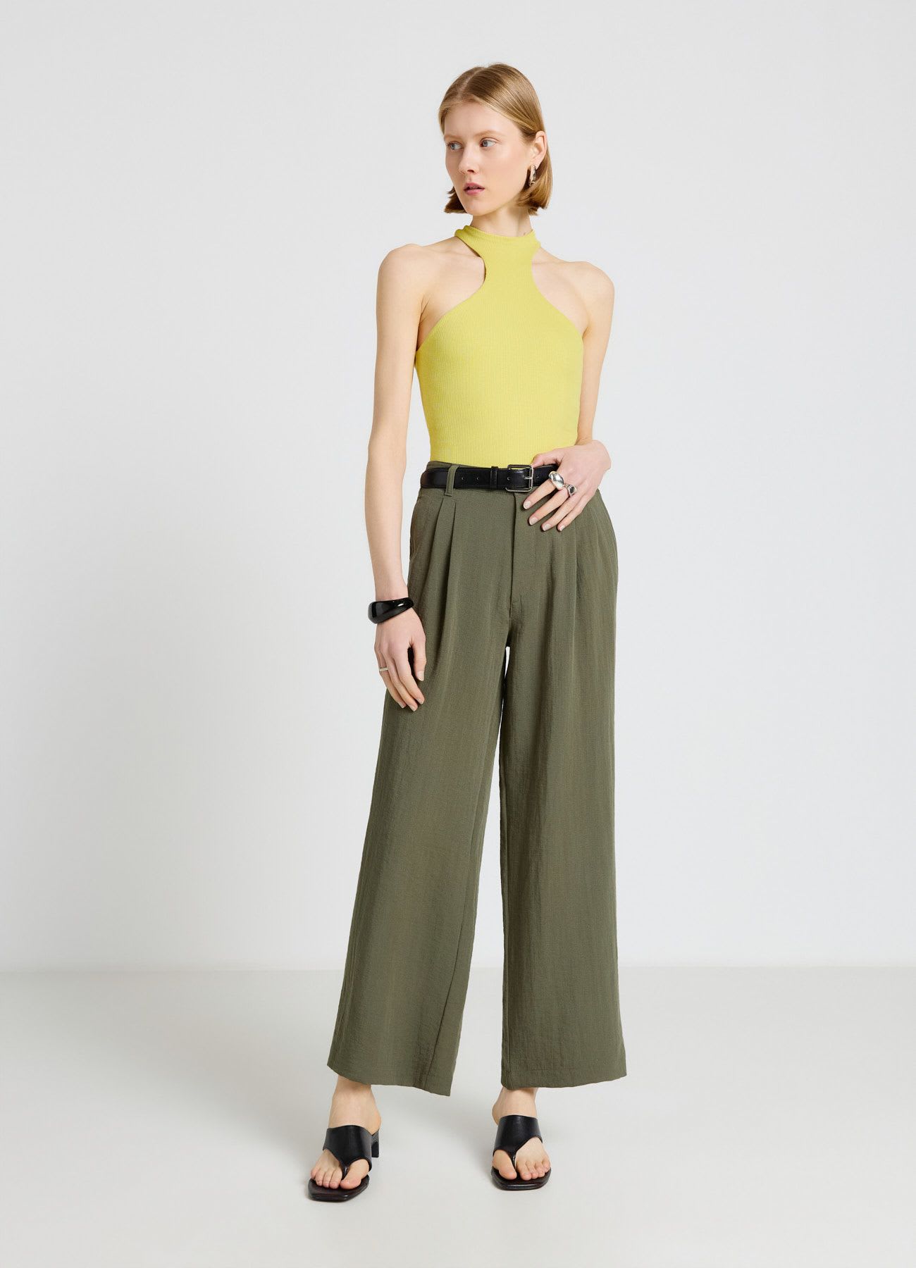 Pantaloni palazzo con doppie pinces