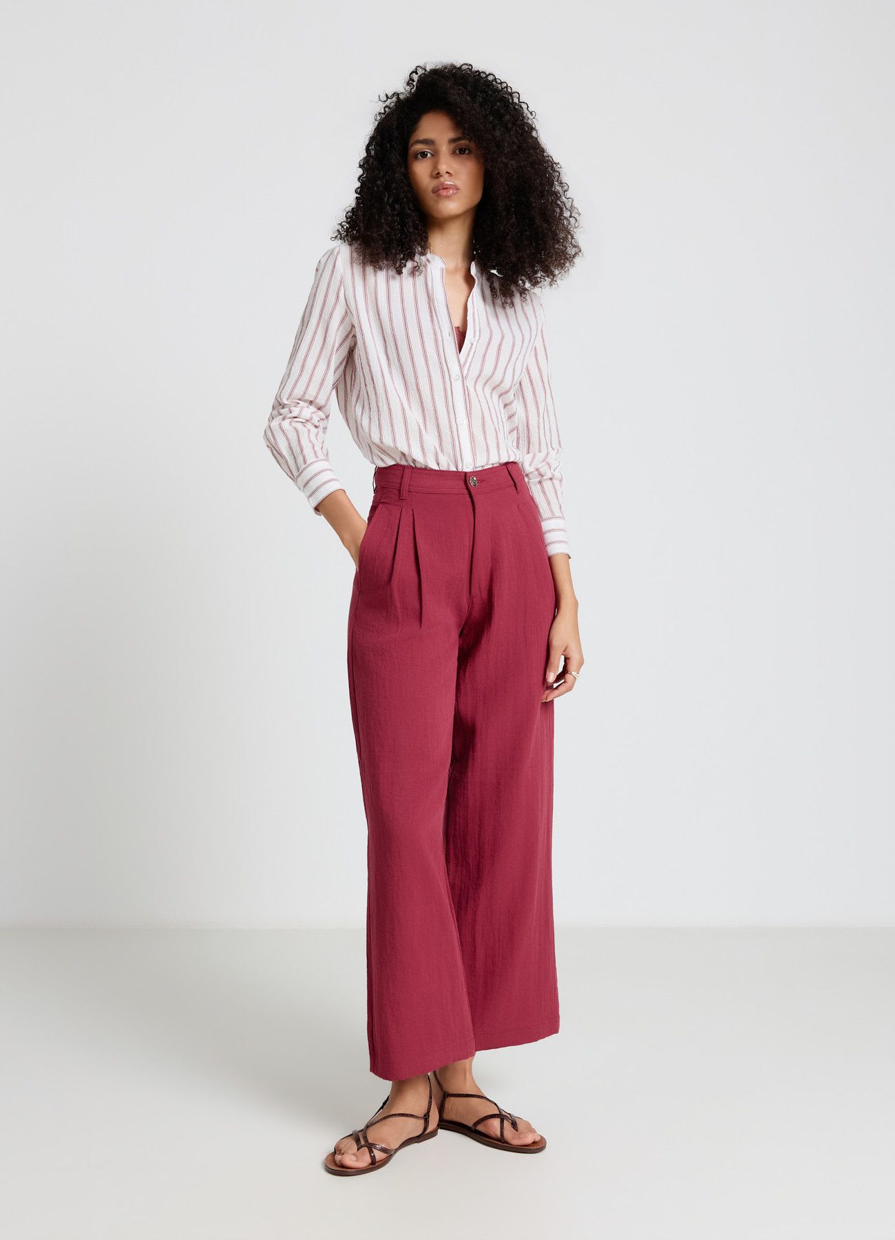 Pantaloni palazzo con doppie pinces
