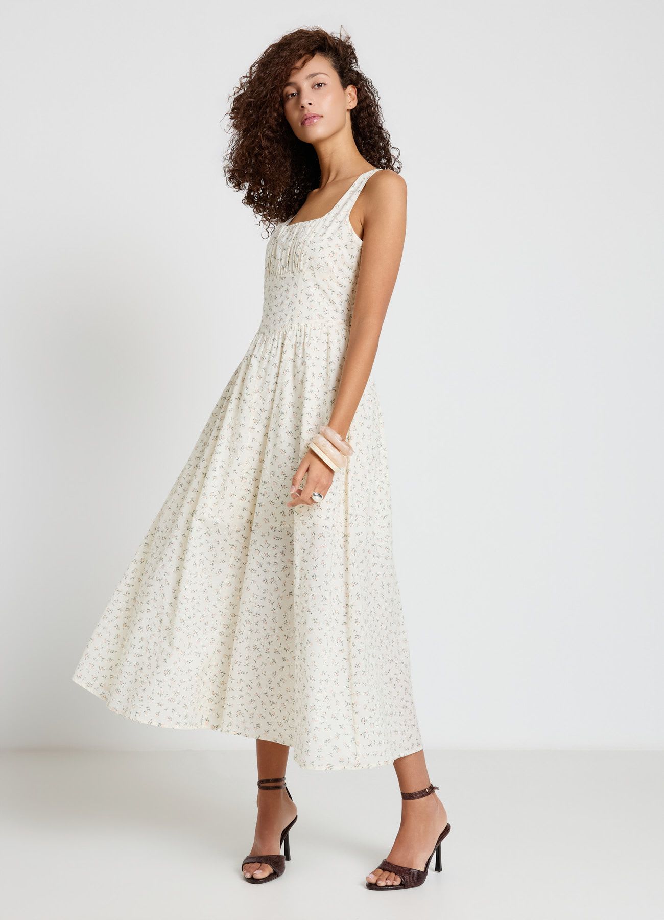 Vestito lungo con scollo quadrato e stampa floreale