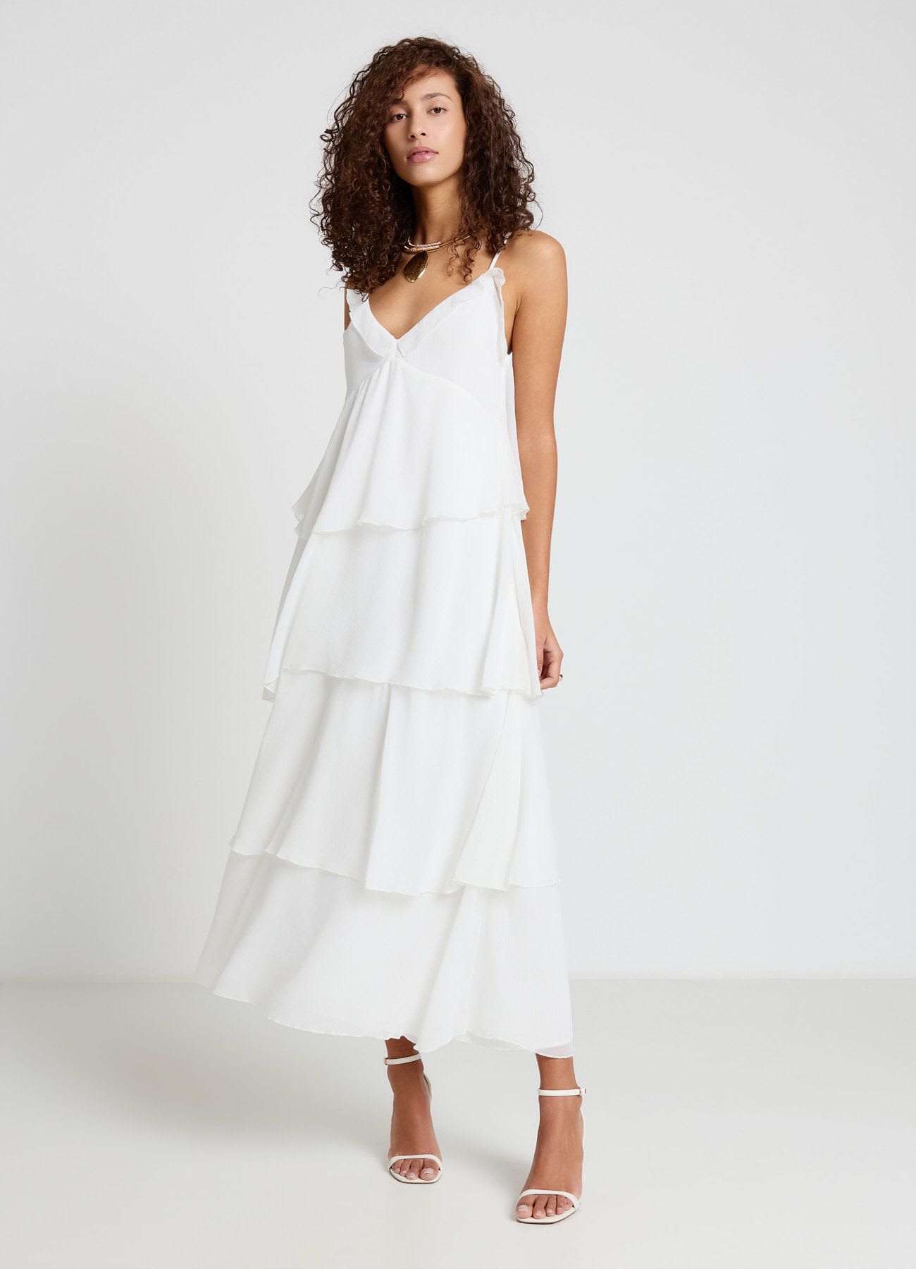 Vestito lungo con balze e spalline sottili