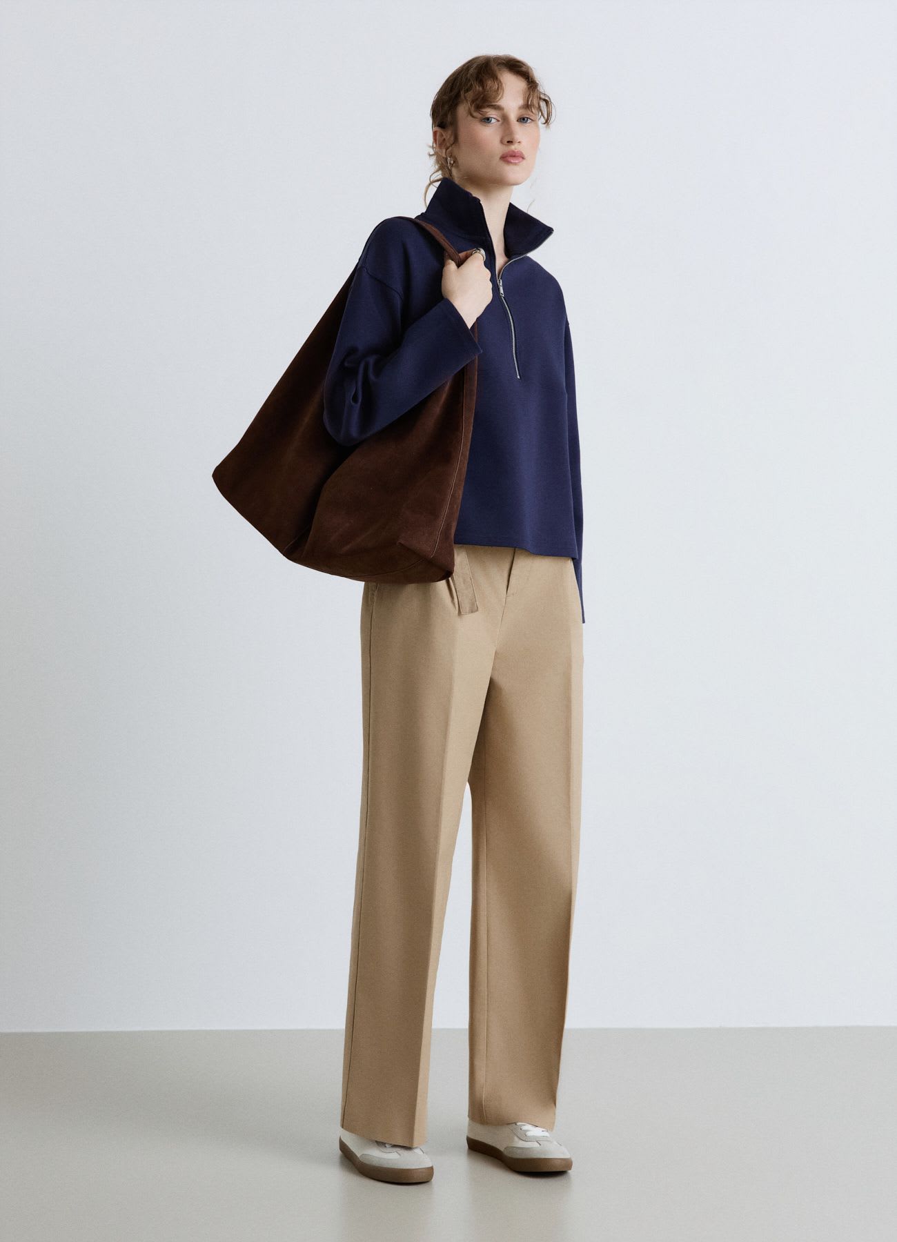 Pantaloni lunghi in twill con tasche a patta
