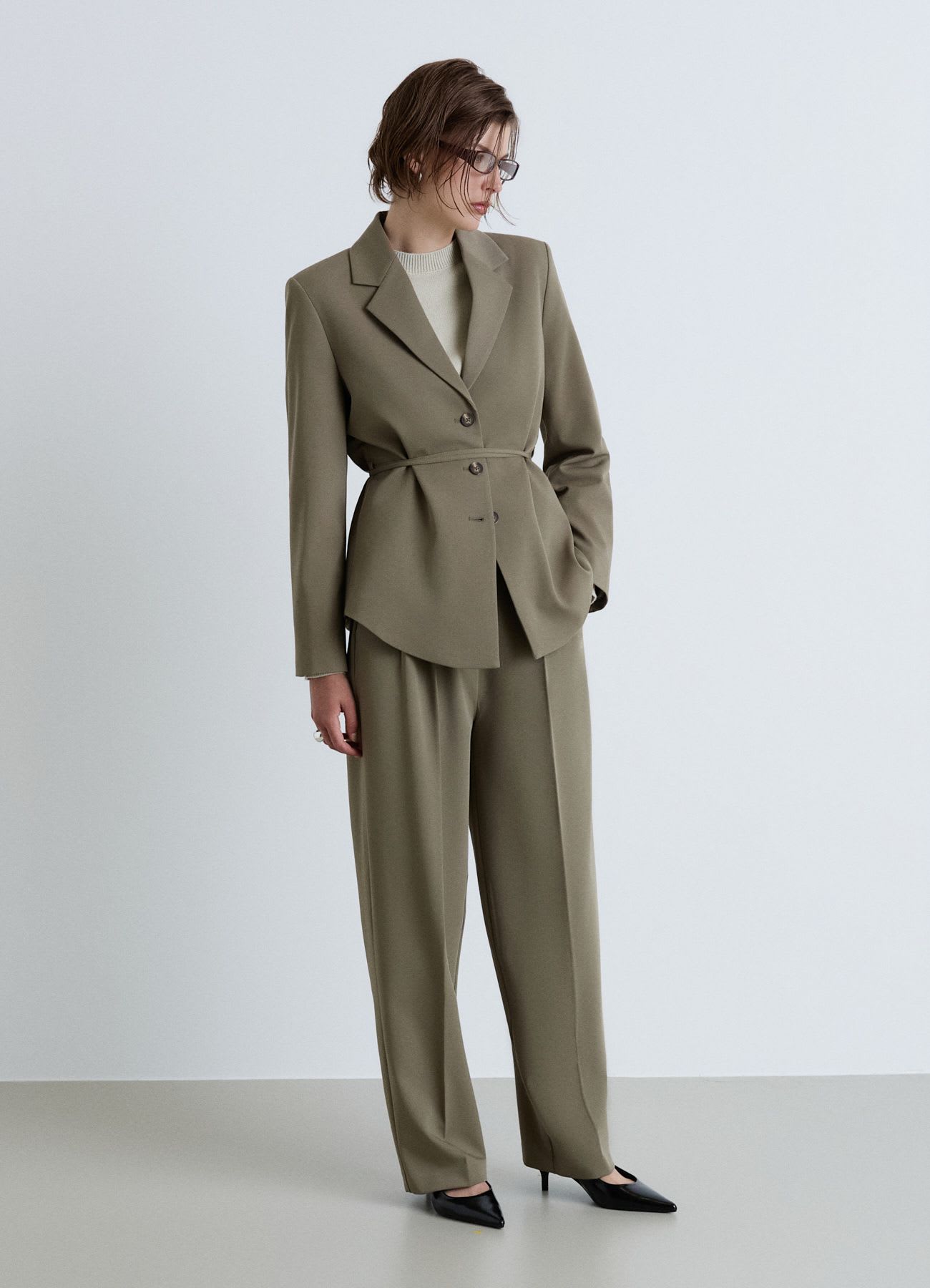 Giacca stile camicia con cintura e bottoni