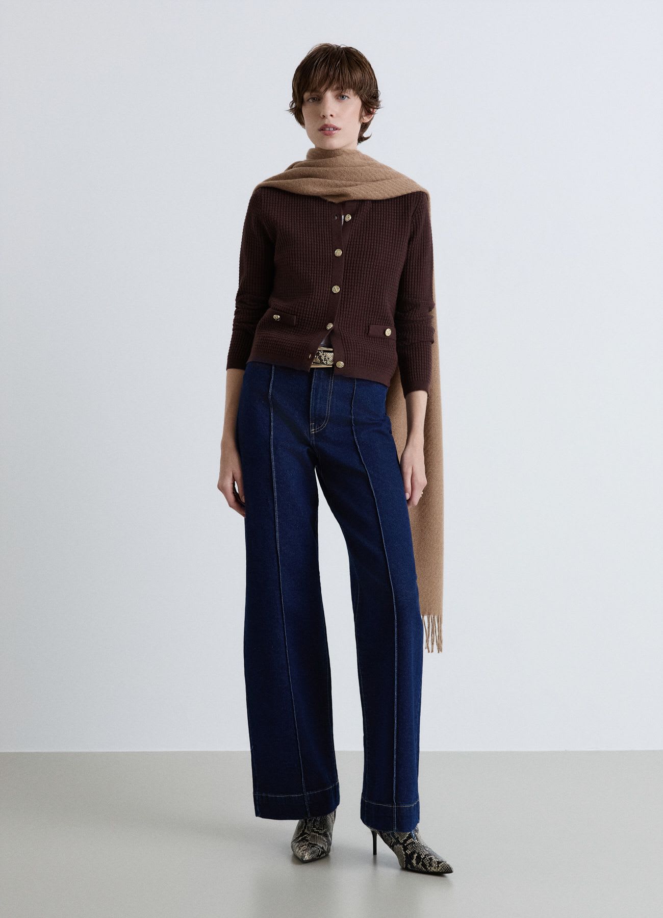 Jeans wide leg con pieghe vita alta