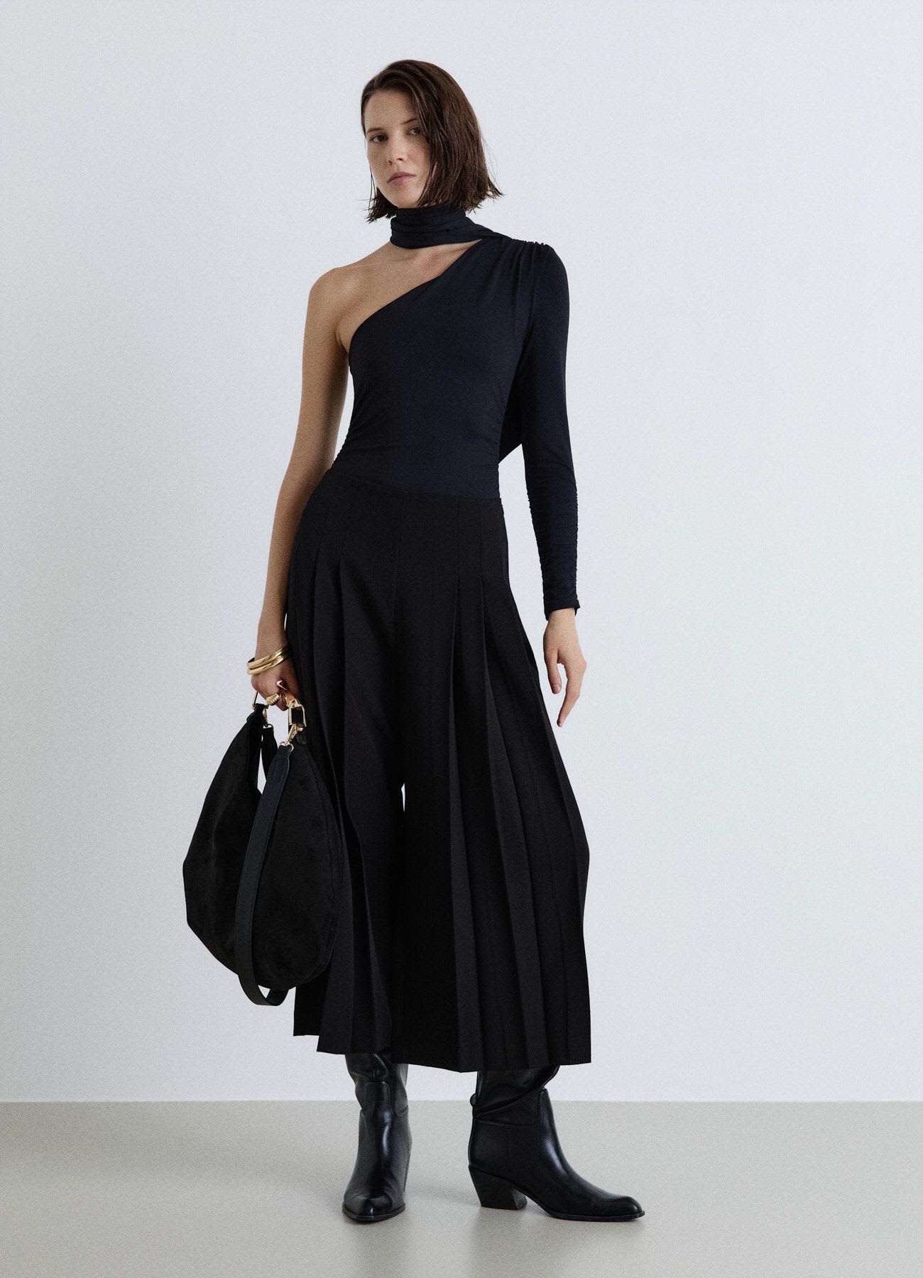 Pantaloni culotte con pieghe simmetriche